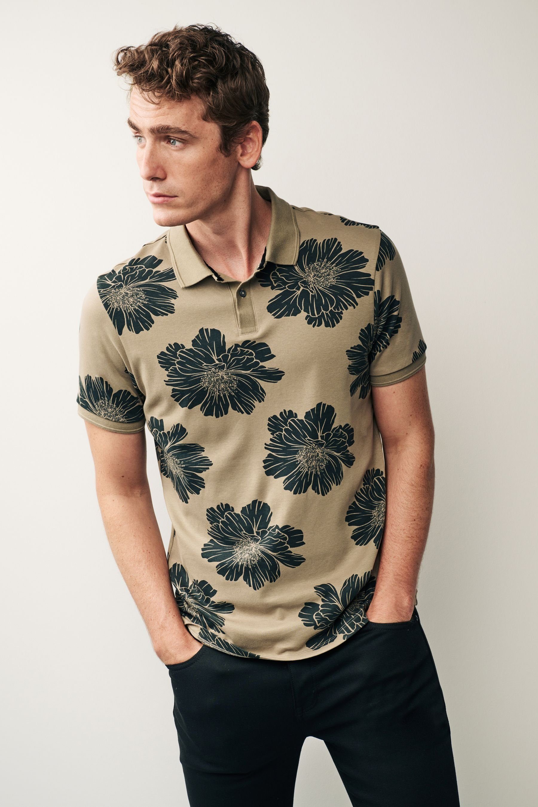 mit Neutral/Black Floral Polo-Shirt Next (1-tlg) Poloshirt Geoprint