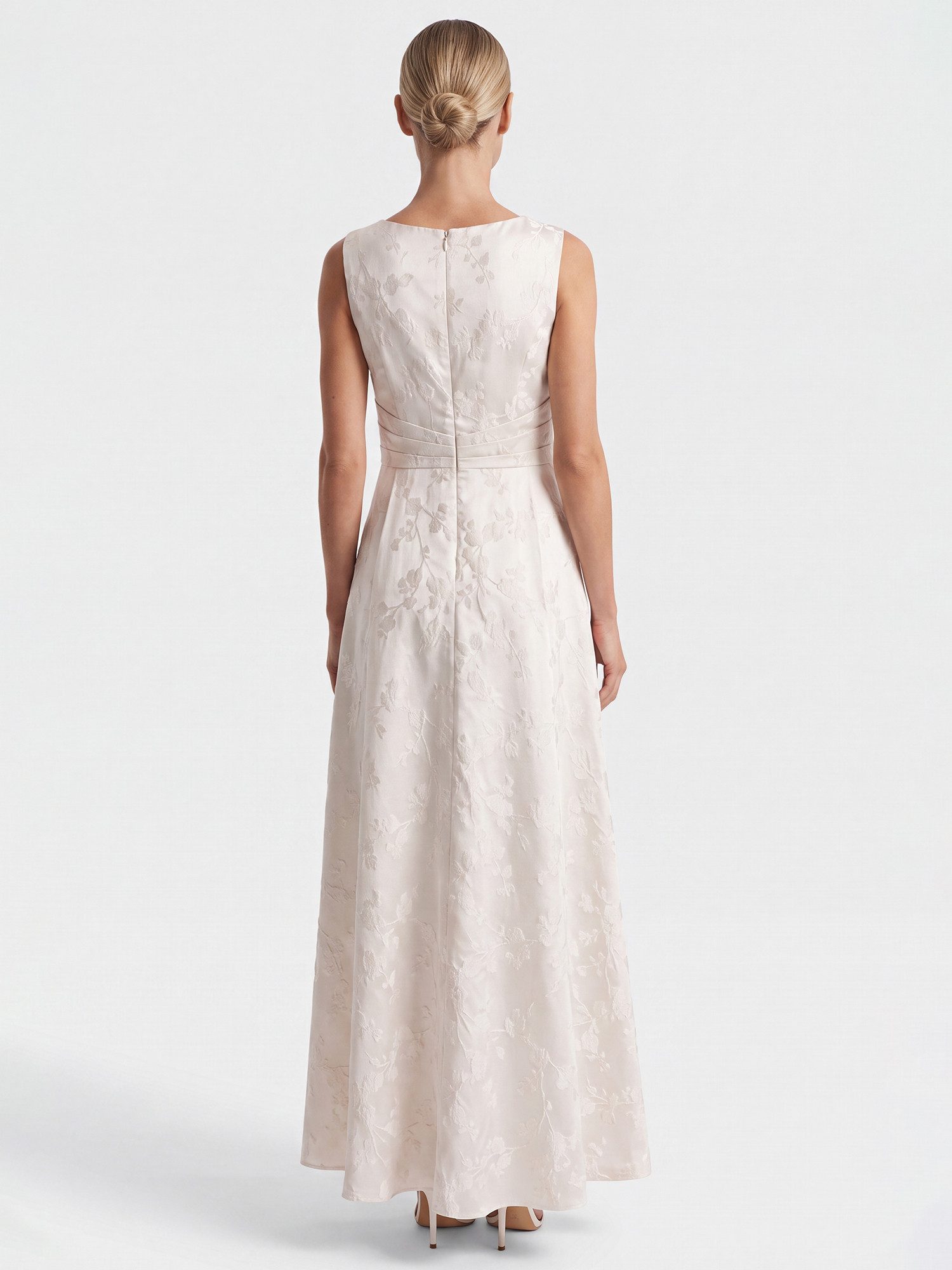 Apart Abendkleid mit Blütendessin