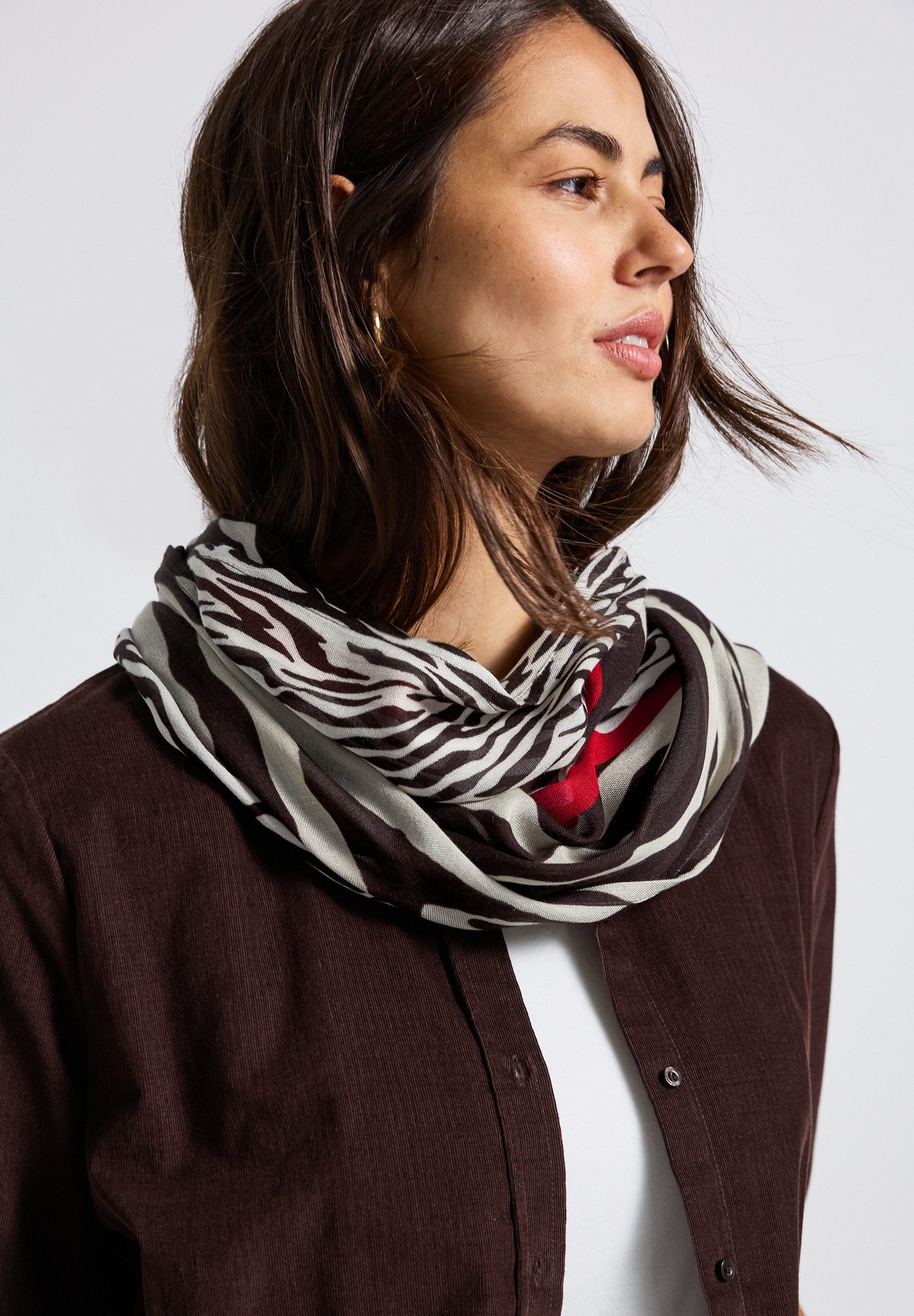 STREET ONE Loop, aus Modal