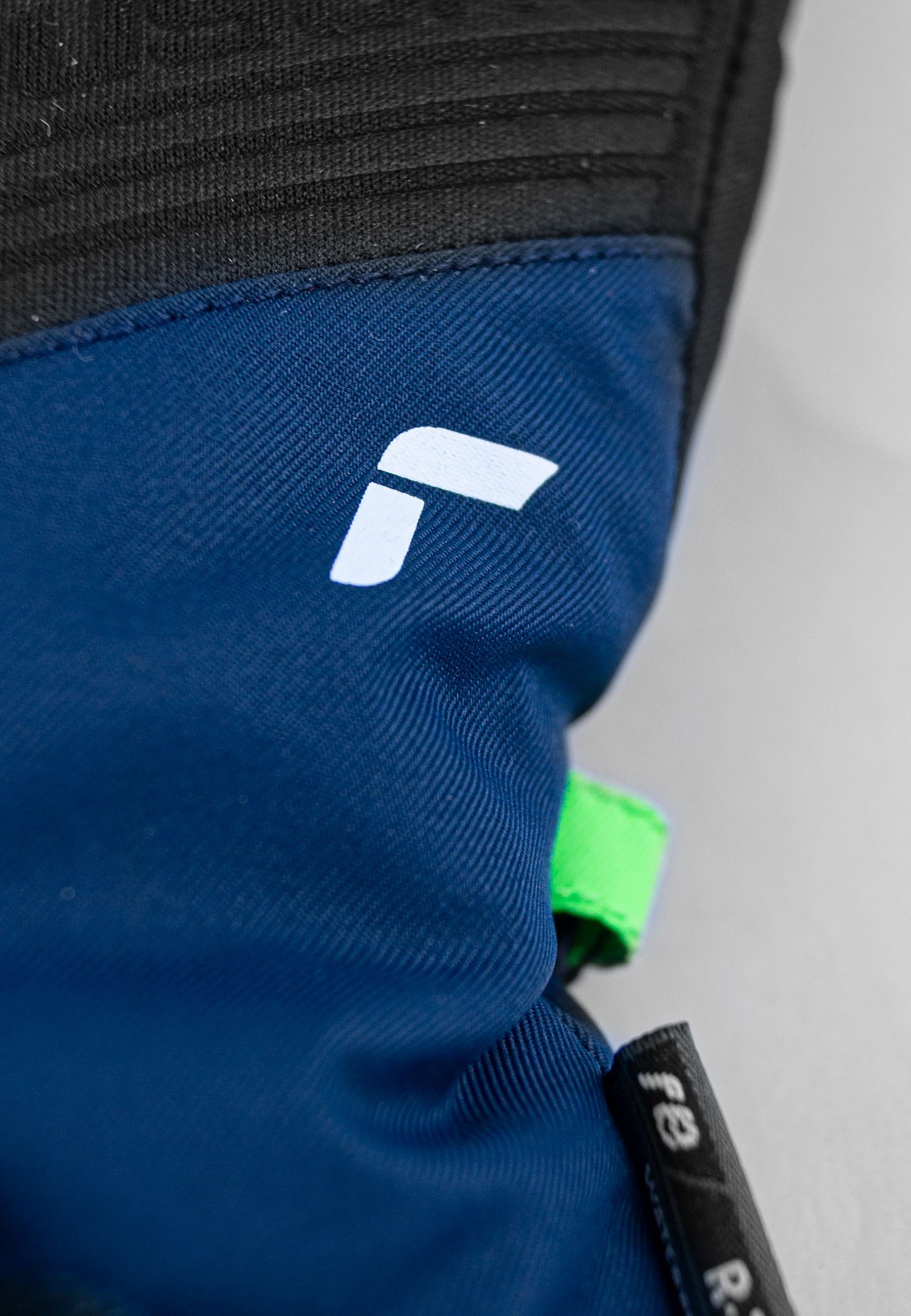 XT blau-schwarz Reusch Skihandschuhe Design Junior Duke in R-TEX sportlichem