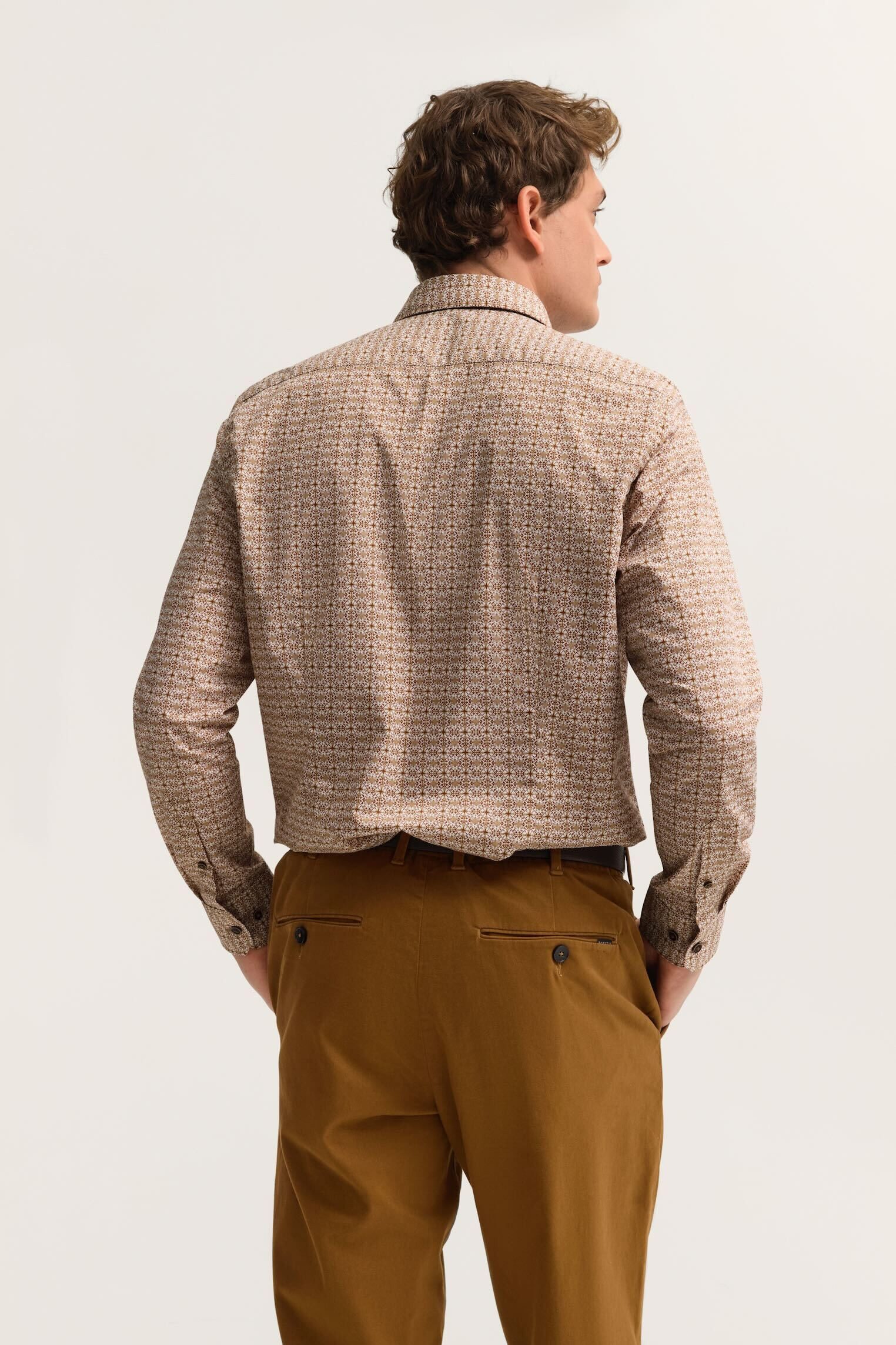 bugatti Langarmhemd Modern Fit mit Under-Button-Down Kragen