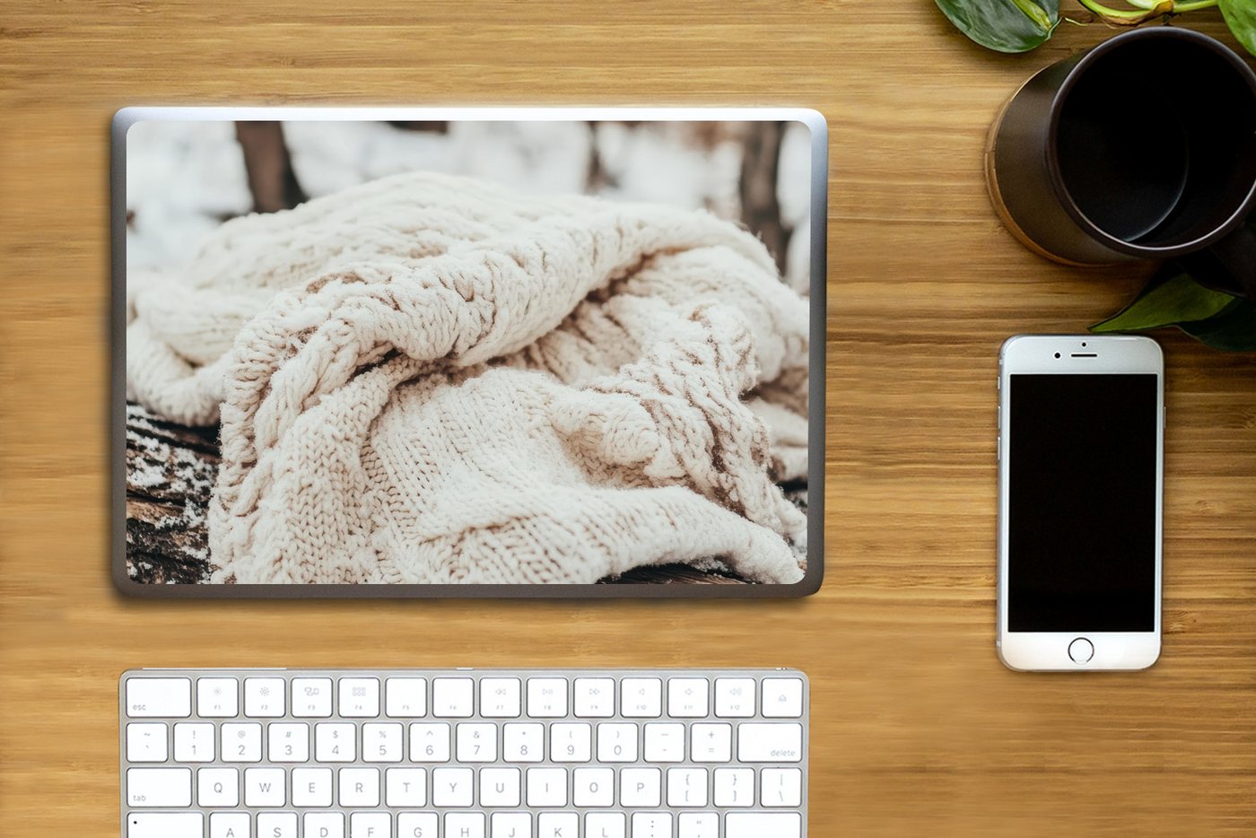 Thumbnail - MuchoWow Laptop-Aufkleber Decke - Weiß - Baumstumpf - Winter - Schnee, (1tlg), Laptop Folien Cover, Aufkleber, Sticker, ...