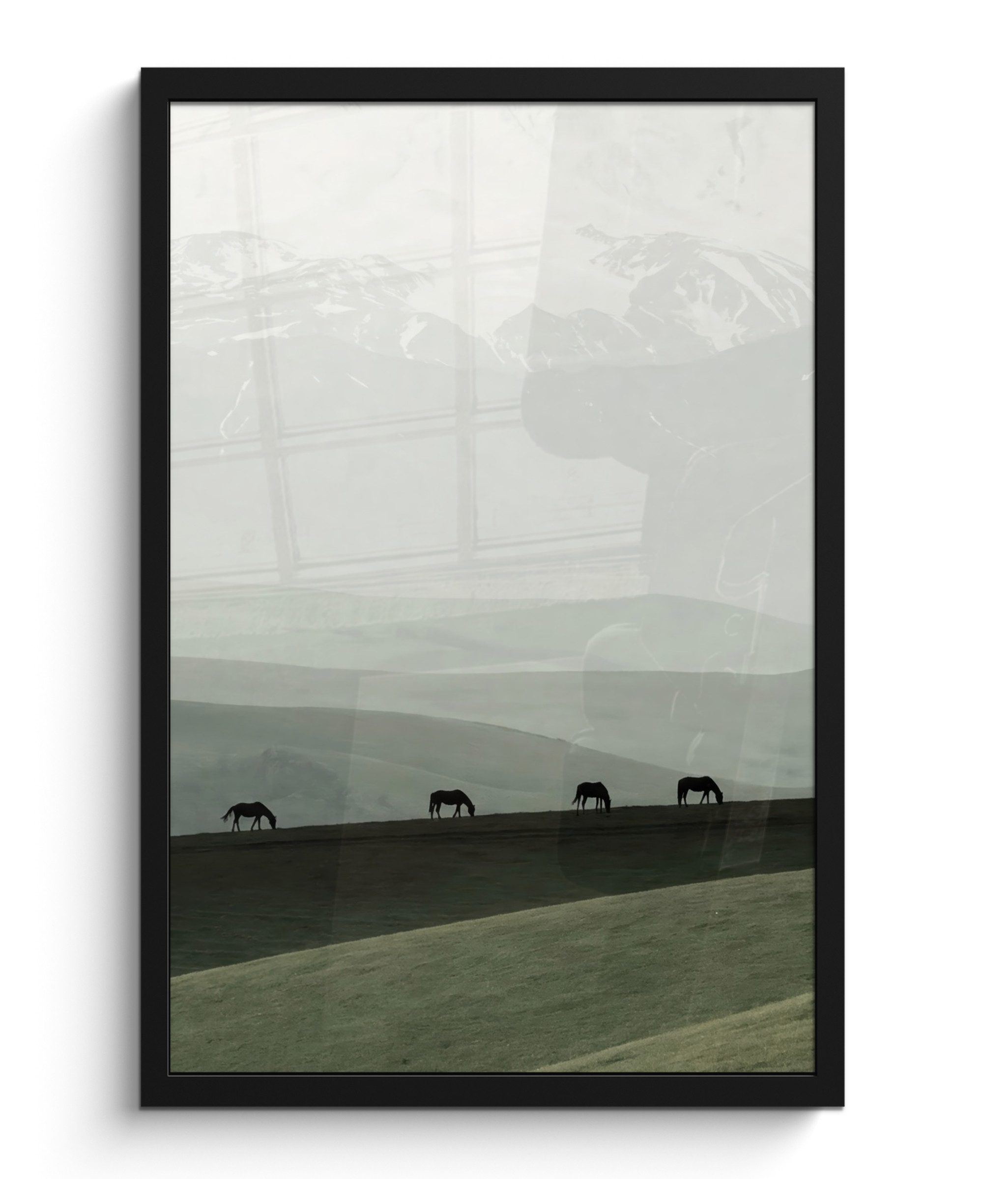 MuchoWow Poster Grau - Berg - Pferde, (1 St), Bilderrahmen Schwarz, Wanddeko für Wohnzimmer, 40x60 cm