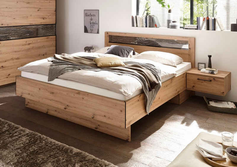 Schlafkontor Bett Solid, inklusive 2 Nachttische mit Absetzungen in Baumrinden-Optik