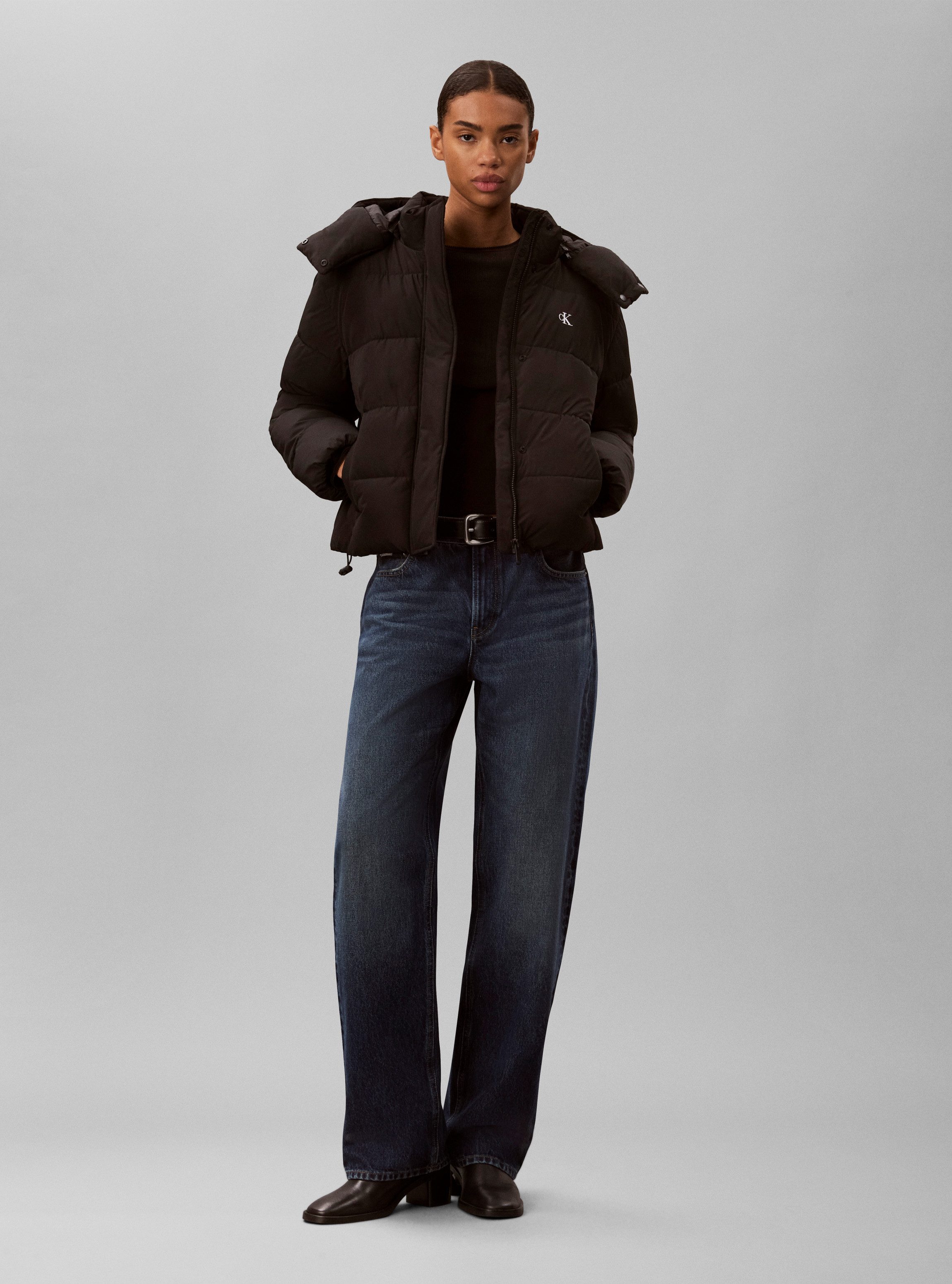 Calvin Klein Jeans Steppjacke abnehmbare Kapuze, kurze Form, verdeckter Reißverschluss – Bild 5 von 5