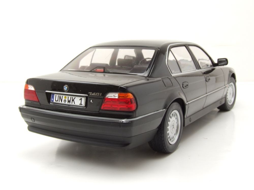 KK Scale Modellauto BMW 740i E38 1994 schwarz metallic, Maßstab 1:18