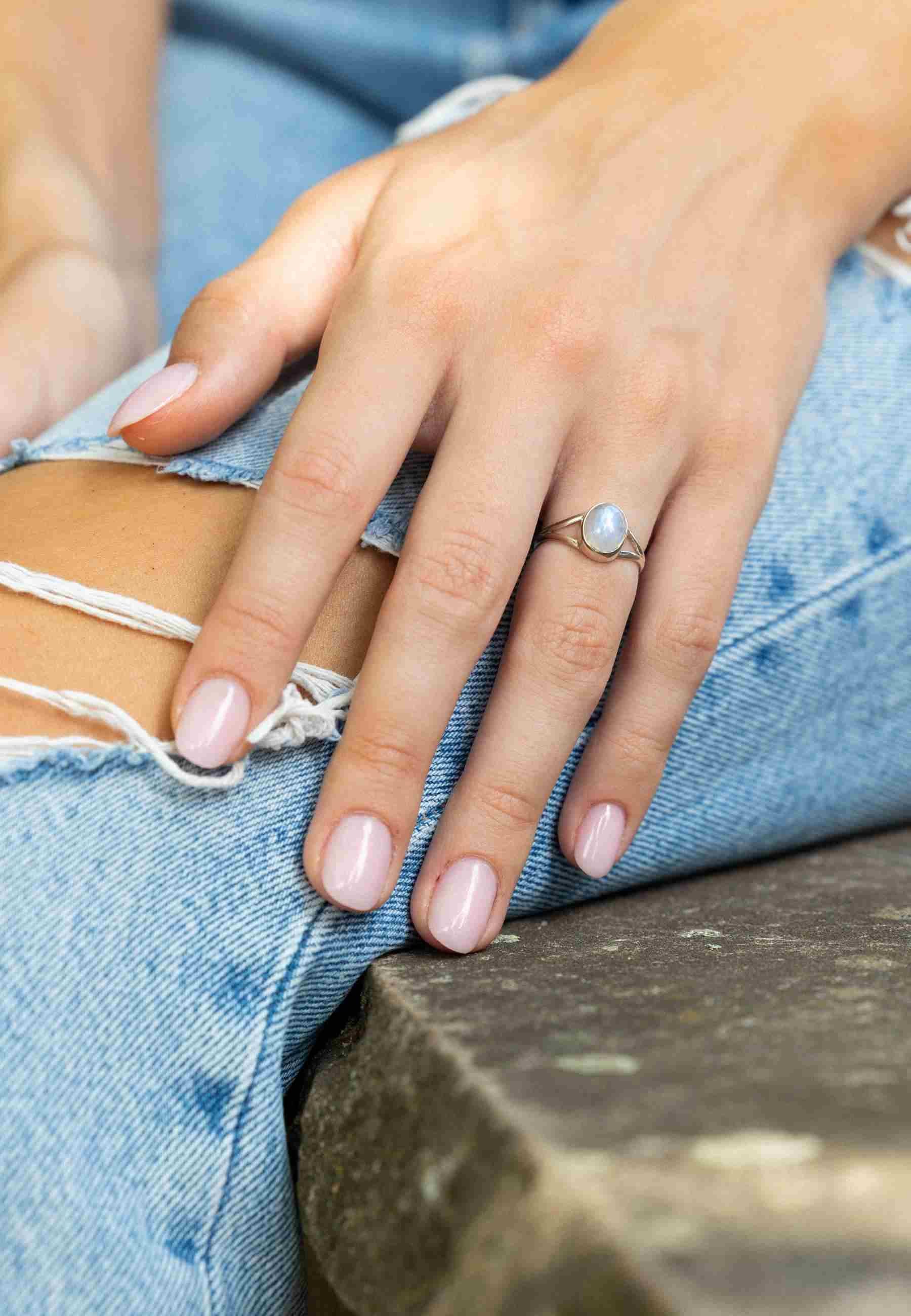 mantraroma Silberring HARDIN aus 925 Silber mit Regenbogen Mondstein (Ring günstig online kaufen