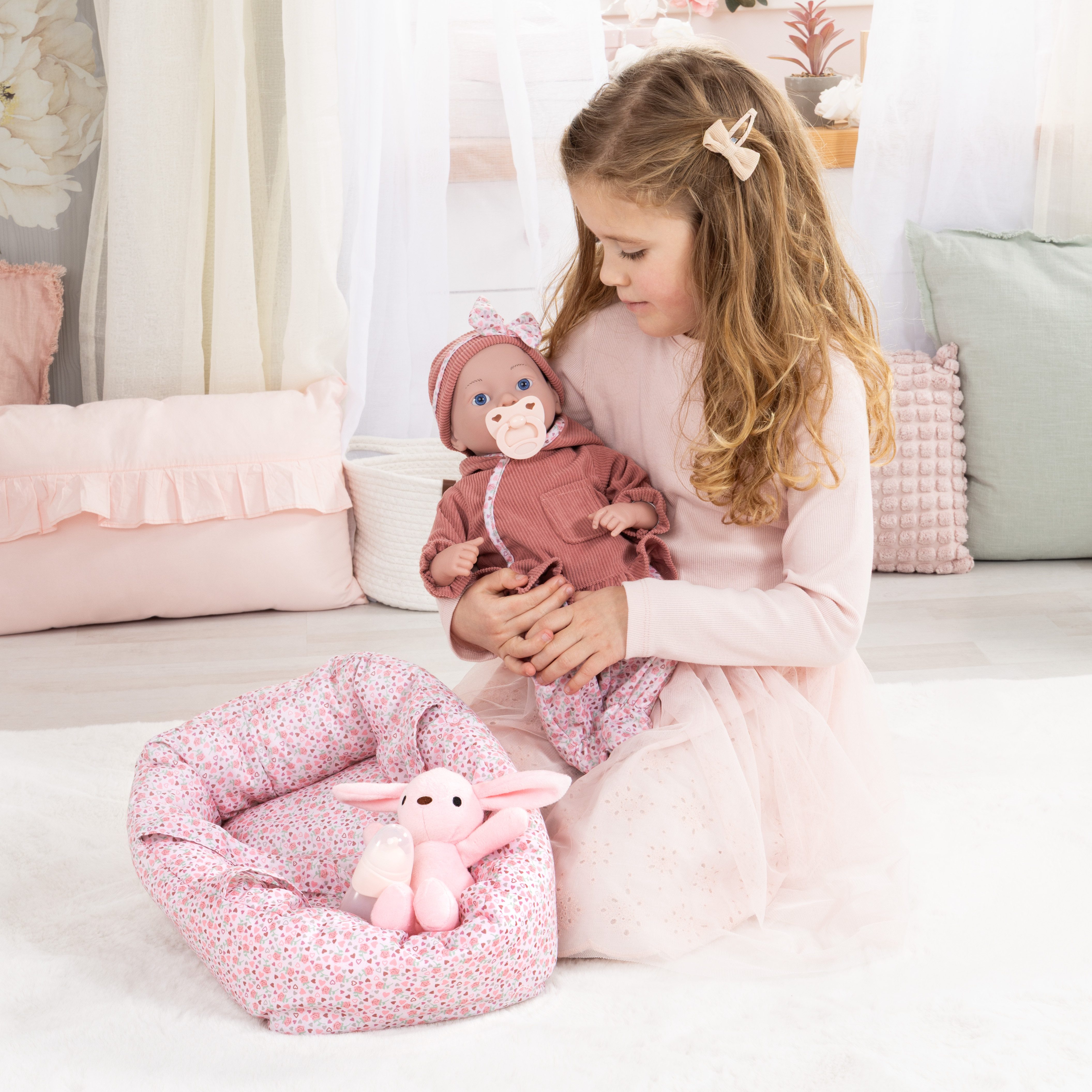 Bayer Babypuppe Reborn 38 cm Set mit Kuscheltasche, sieht aus wie ein echtes Baby