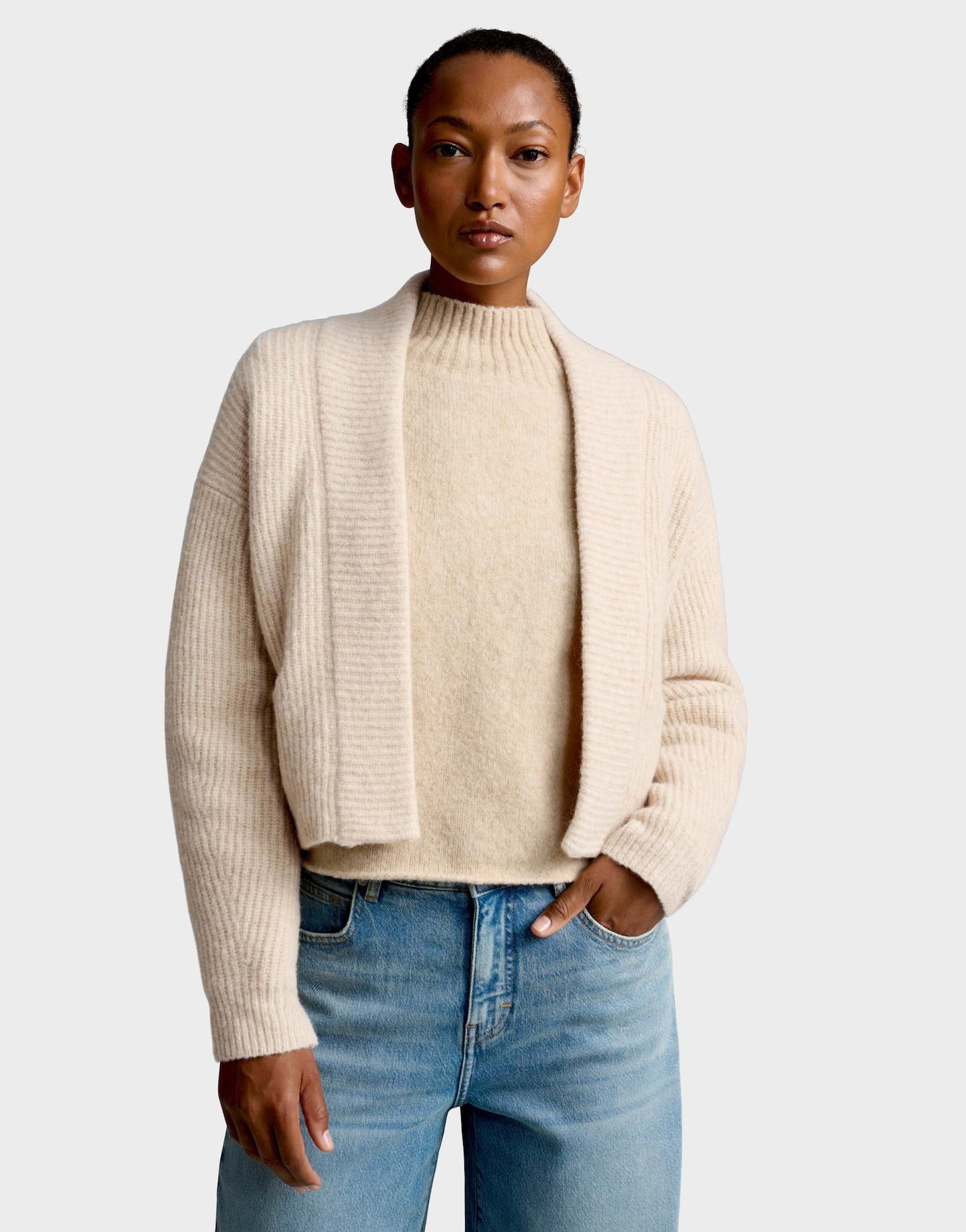 someday Strickjacke Tinova aus weichem Woll Mix Verkürzte O-Silhouette mit überschnittener Schulter und Taschen