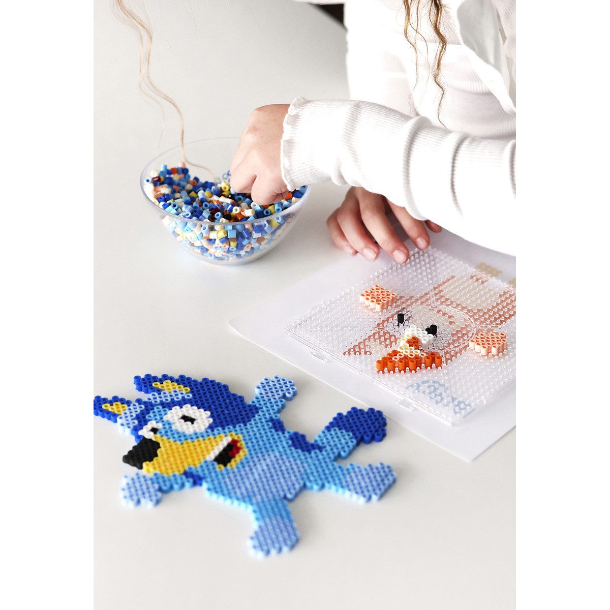 Bluey Bügelperlen Bluey & Bingo Unisex Kinder, (2003-tlg), Perlen, Bastelperlen, Steckperlen, Kreativperlen, Kreativset