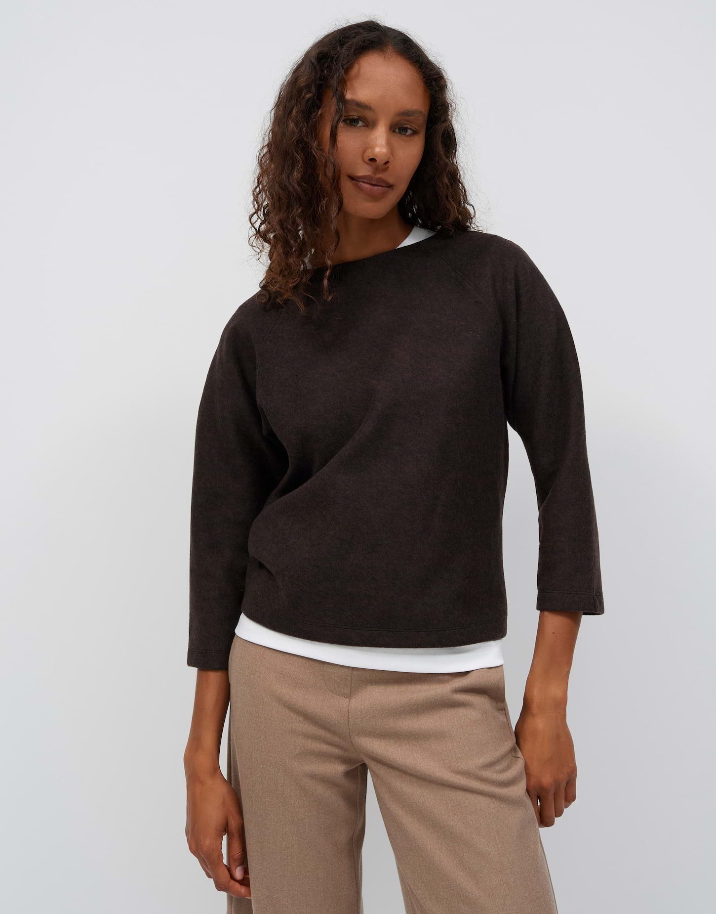 OPUS Sweatshirt Gusera aus pflegeleichtem Material Gerader Schnitt mit 3/4-Ärmeln und femininer U-Boot-Linie