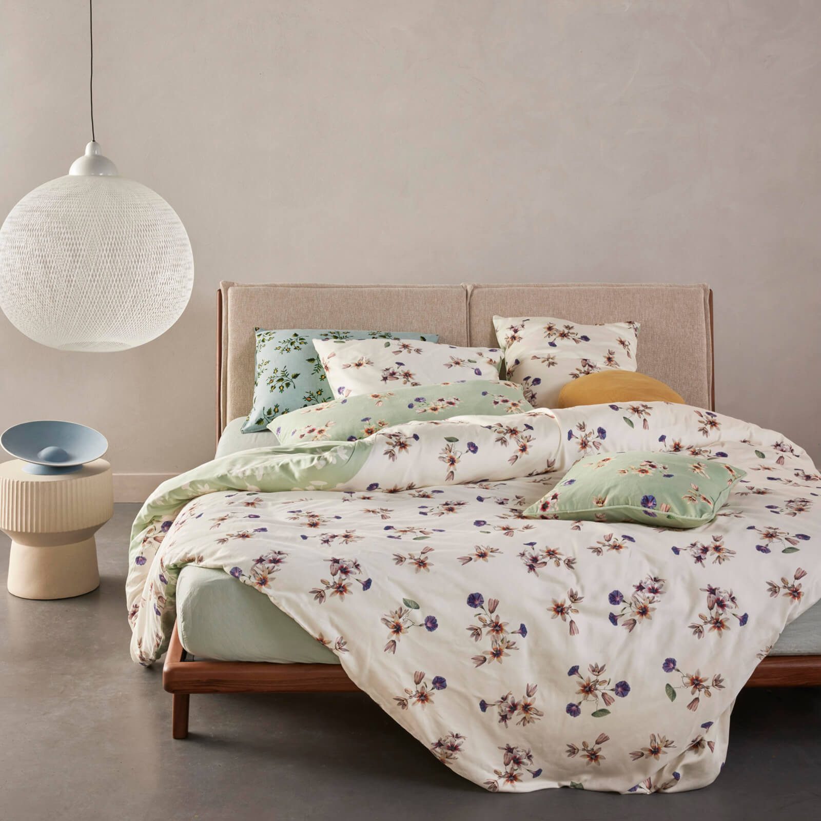 Essenza Bettwäsche Fiora Vanille, Satin, 2 teilig, Blumen, Wendeoptik