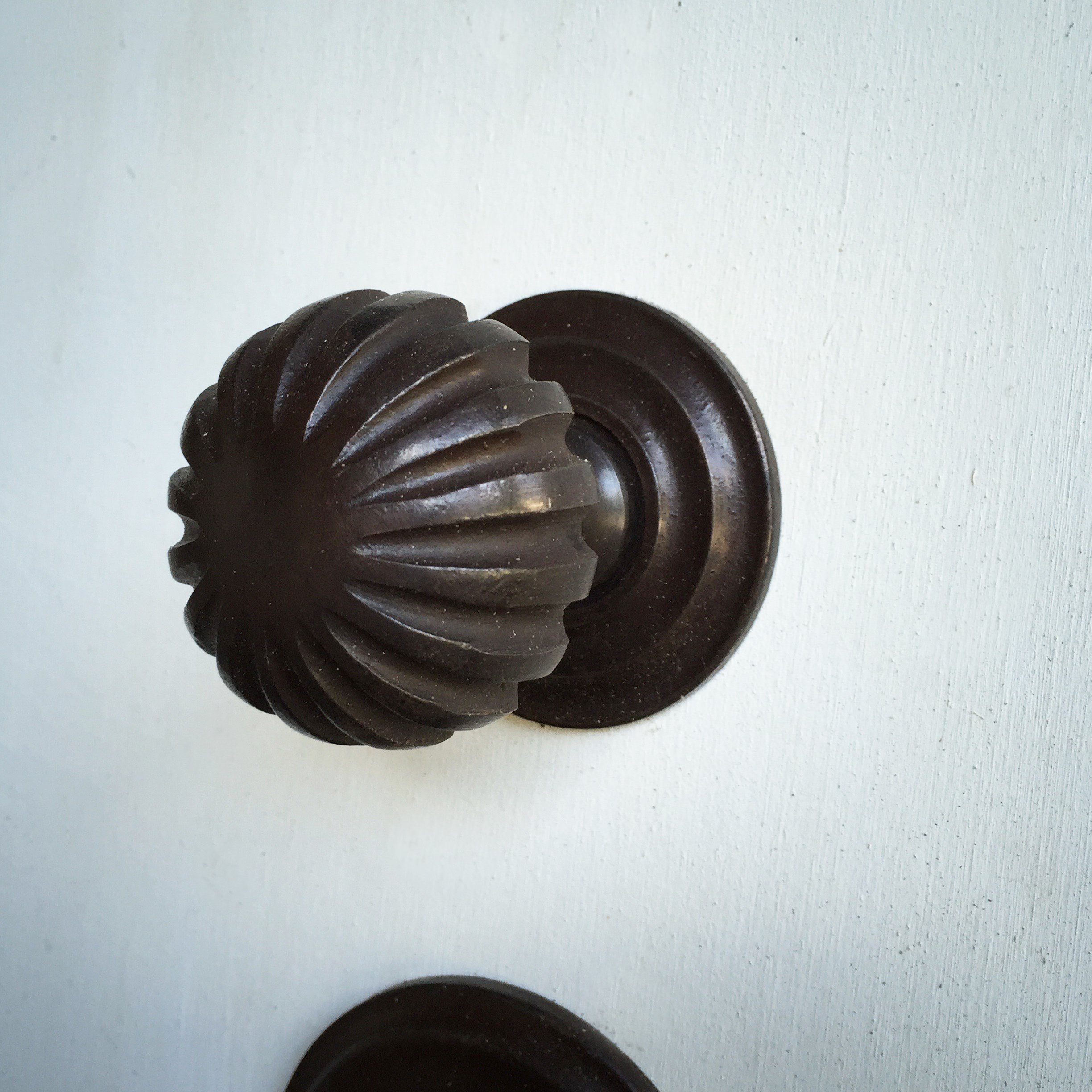 Antikas Türbeschlag Türknauf mit Rosette, feststehend, Eisen, Braun, H5,3 x B5,3 cm
