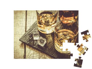 puzzleYOU Puzzle Gläser voll Whiskey mit Eis, 48 Puzzleteile, puzzleYOU-Kollektionen Whisky, Getränke
