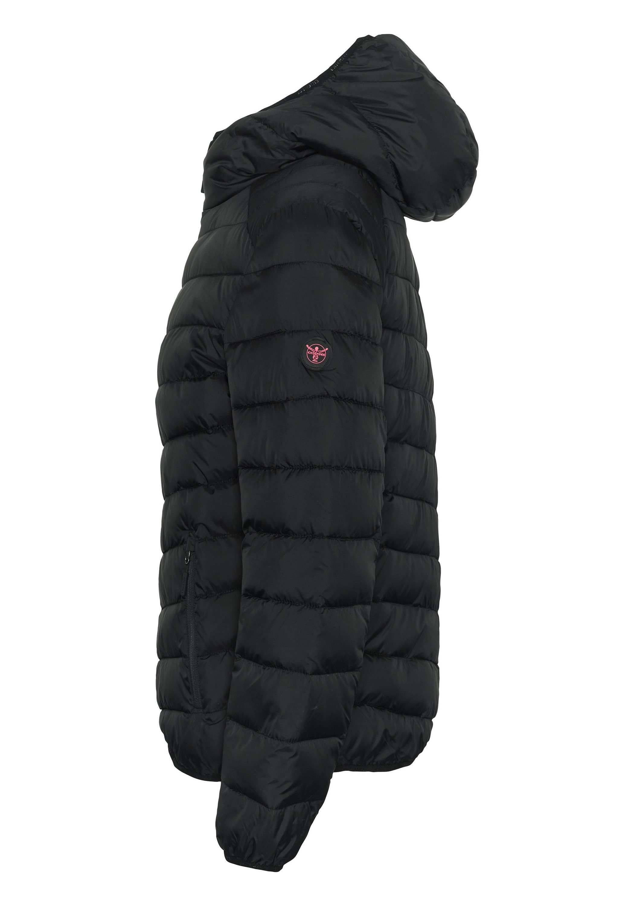 Chiemsee Stepp-Optik schwarz 1 Outdoorjacke Wattierte moderner Jacke in
