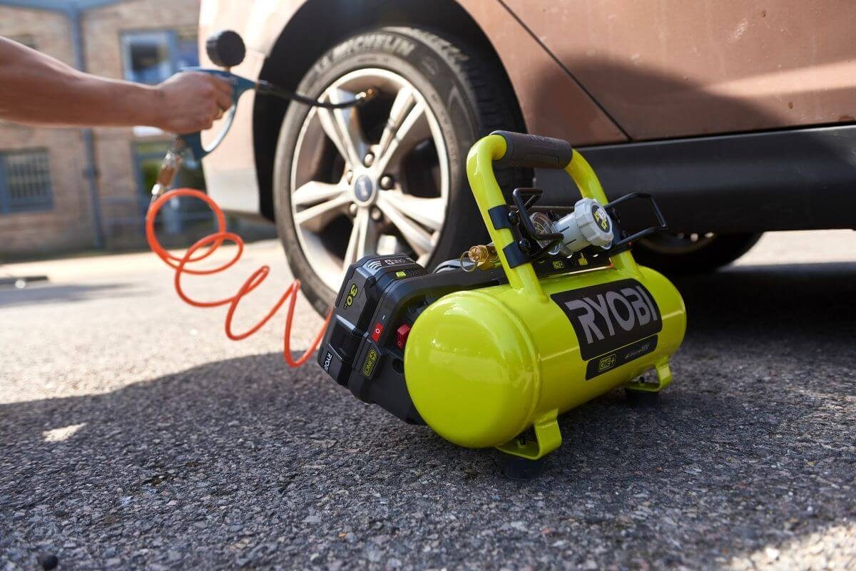 RYOBI Kompressor Akku-Kompressor ONE+ 18 V, Kompressor ohne Akku, Ladegerät, Auto Reifen, max. 8.30 bar