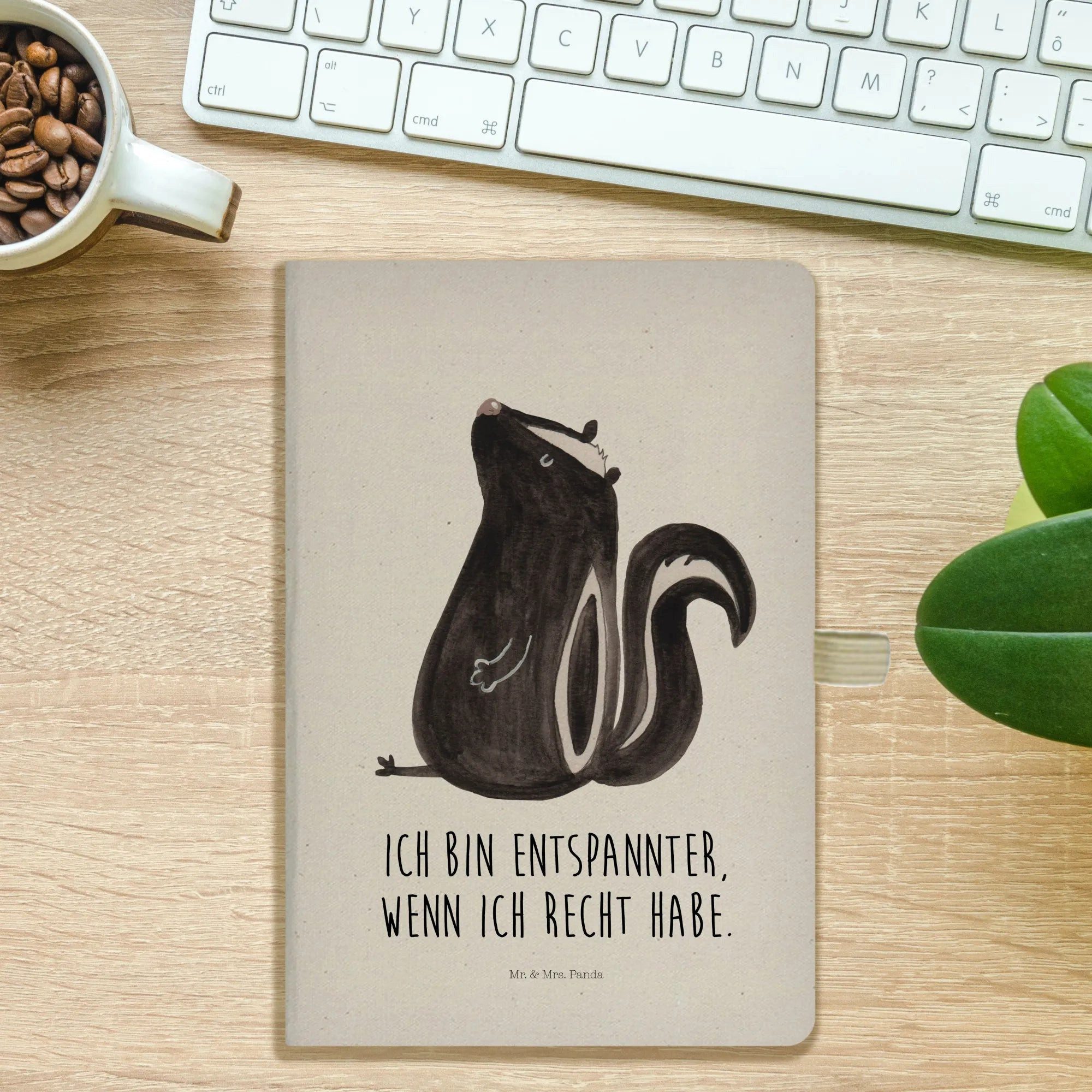 Thumbnail - Mr. & Mrs. Panda Notizbuch Stinktier Sitzen - Transparent - Geschenk, Recht, A5 Notizbuch Gesche Mr. & Mrs. Panda, Flexi...