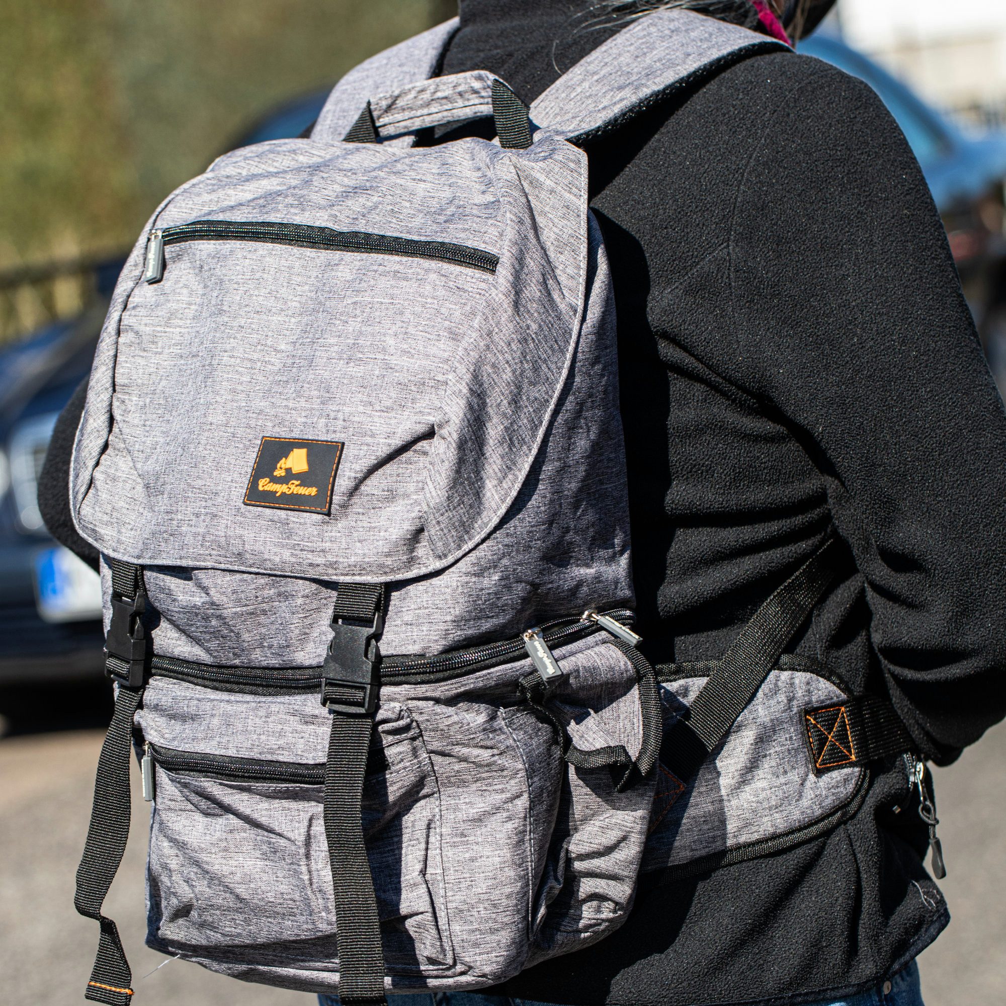 CampFeuer Freizeitrucksack 20 Liter Rucksack mit Kühlfach, grau, leicht und wasserdicht, Isoliert