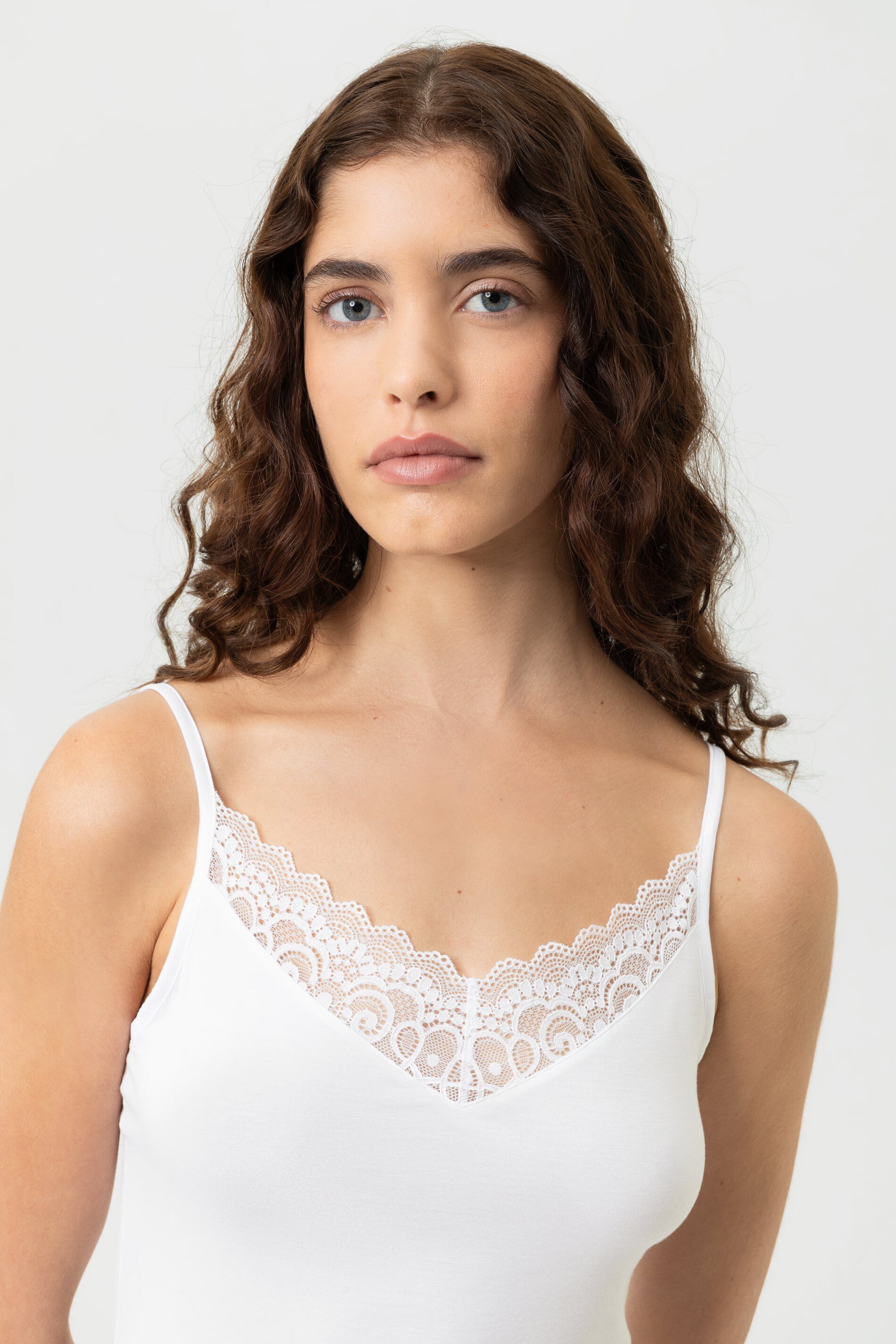 Mey Spaghettitop Mey female Spaghetti Top Serie Amour Uni (1-tlg) Softes Spaghetti-Unterhemd, weiches Modal, mit Spitze