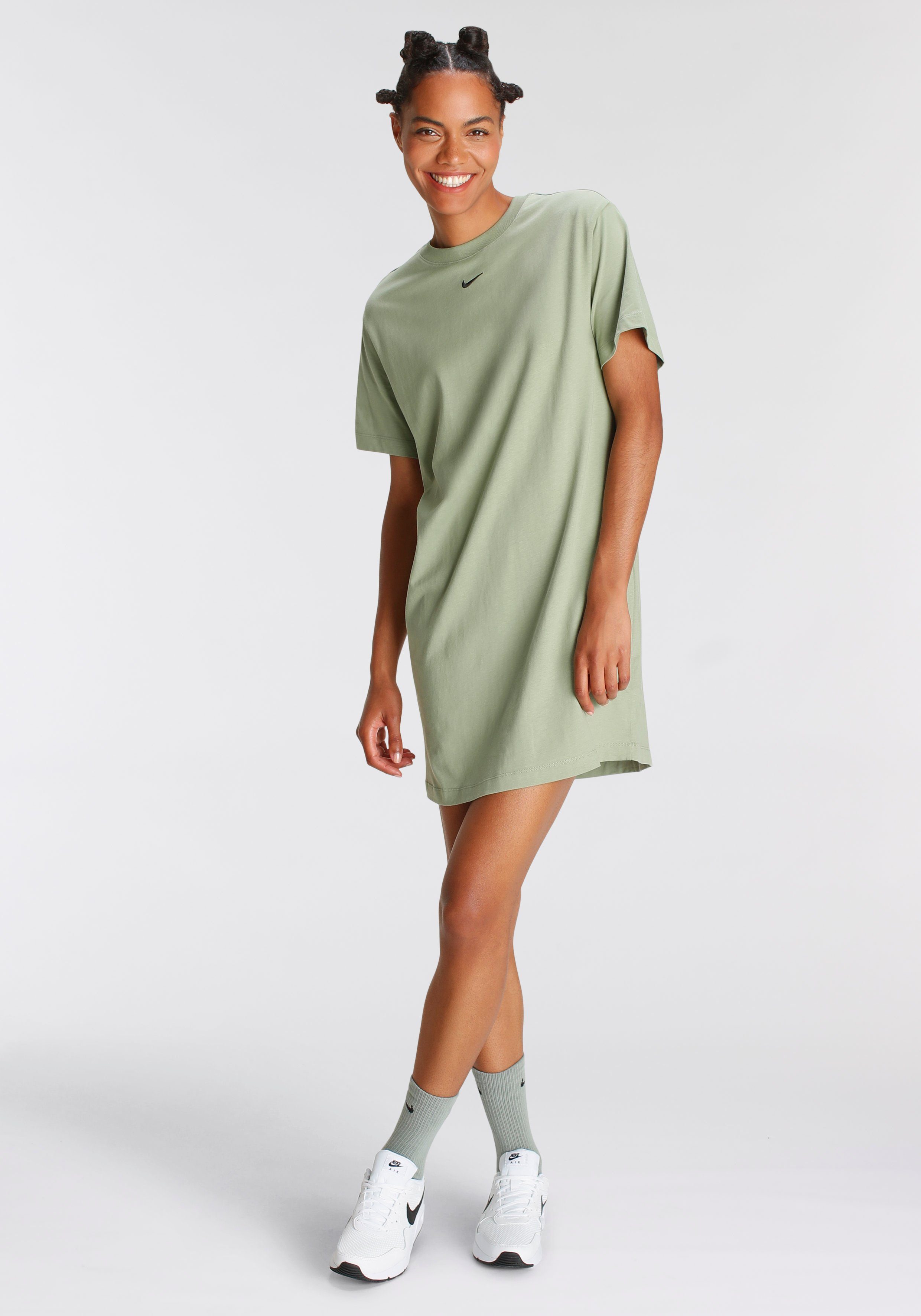DRESS WOMEN'S ESSENTIAL GREEN/BLACK OIL Sommerkleid Nike SHORT-SLEEVE Sportswear