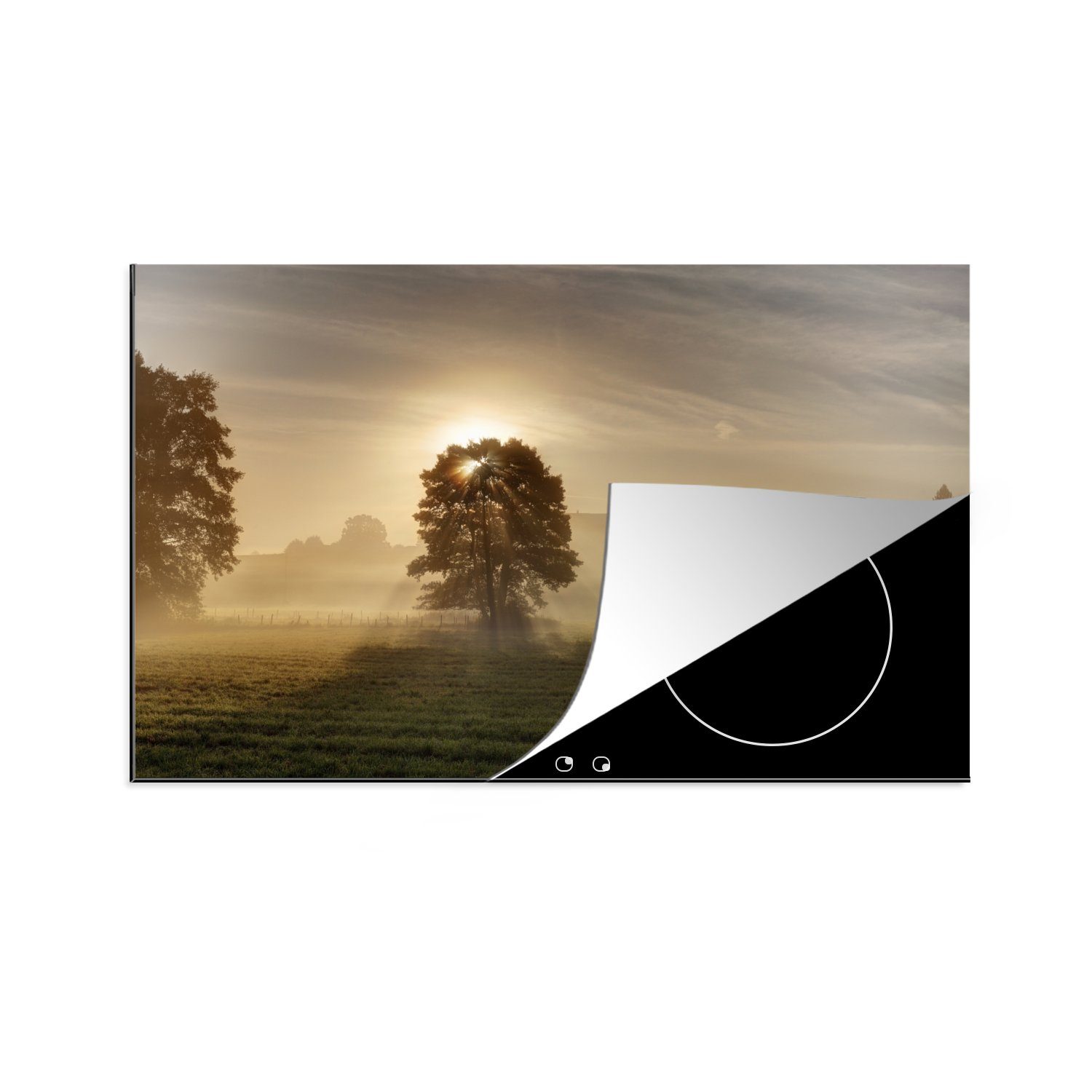 MuchoWow Herdblende-/Abdeckplatte Baum im Nebel auf einem Feld, Vinyl, (1 tlg), 81x52 cm, Induktionskochfeld Schutz für die küche, Ceranfeldabdeckung