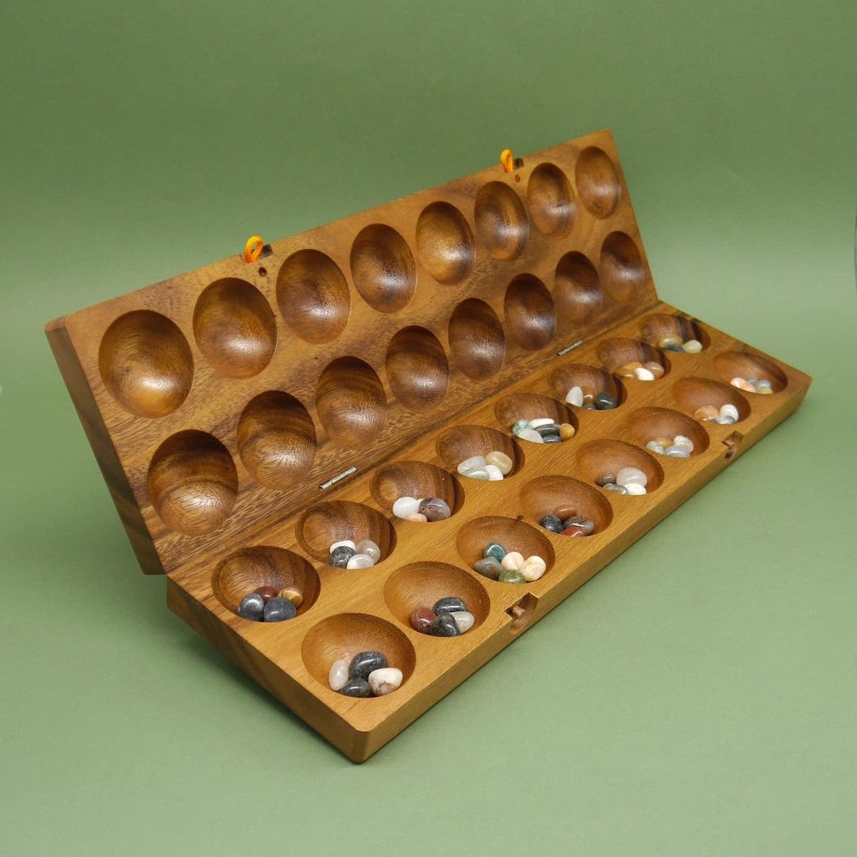 ROMBOL Denkspiele Spiel HUS BAO - hochwertiges Steinchenspiel inkl. Halbedelsteinen, Strategiespiel, Holzspiel