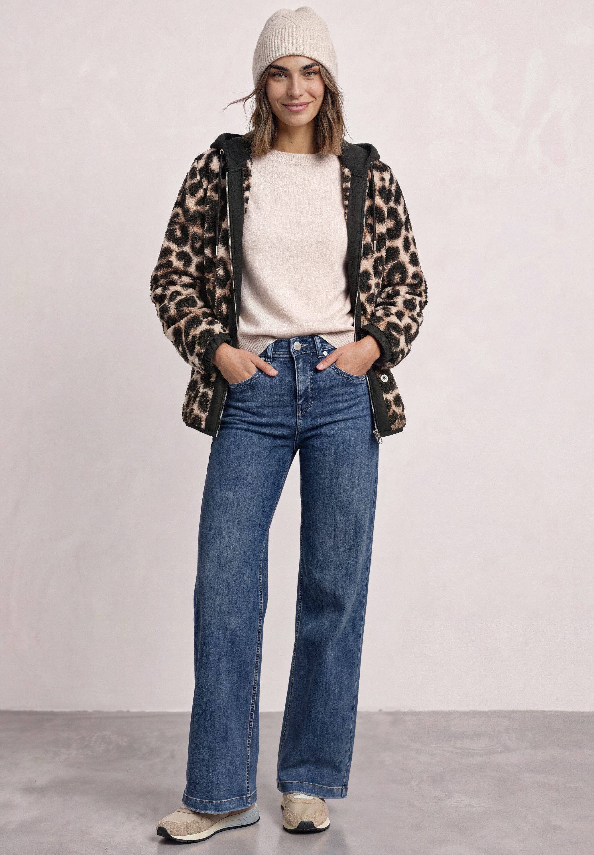 STREET ONE Fellimitatjacke mit abnehmbarer Kapuze – Bild 3 von 5