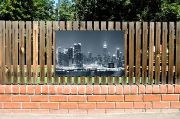 Wallario Sichtschutzzaunmatten New York Skyline - Schwarz Weiß Blau