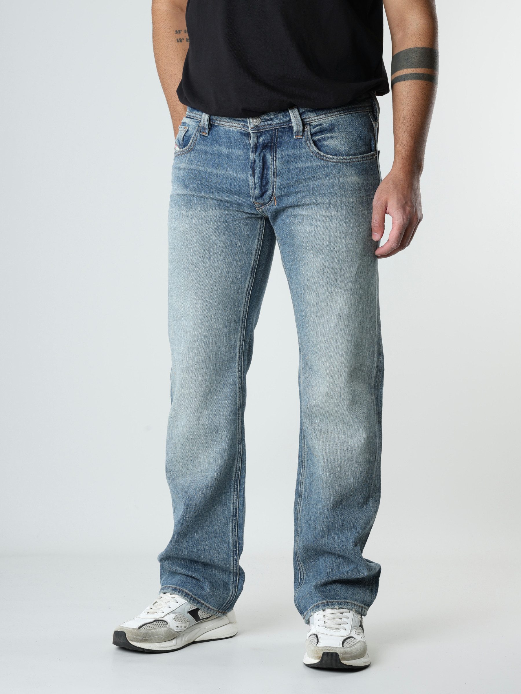 Diesel Straight-Jeans reguläre, gerade Beinform - 1985 LARKEE niedrige Leibhöhe