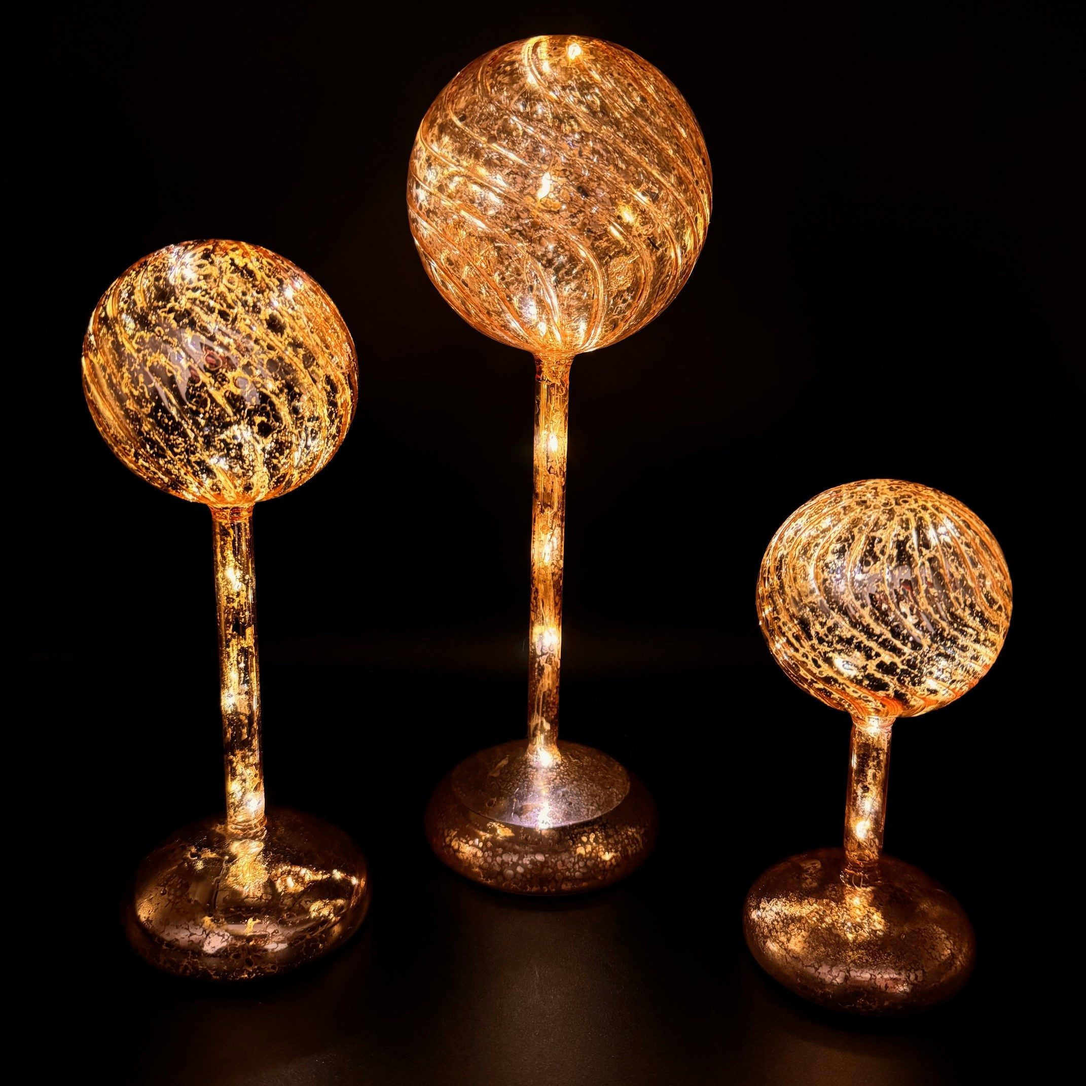 Online-Fuchs LED Dekolicht - 3 Glaskugeln mit Standfuß, LED-Lichterkette un günstig online kaufen