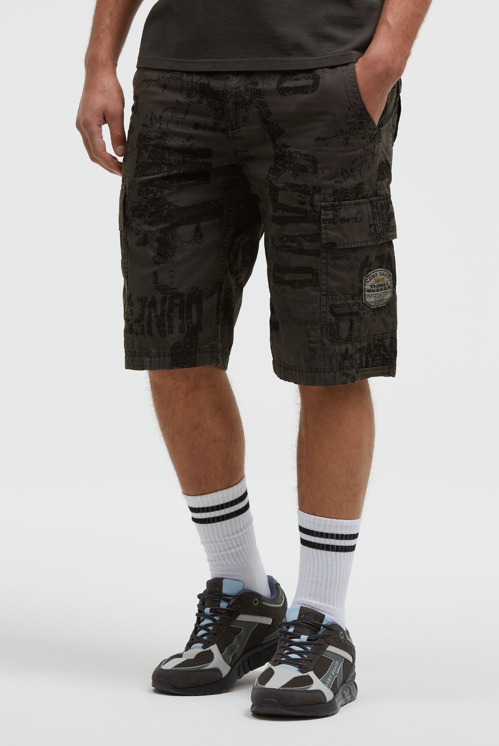 CAMP DAVID Shorts mit All Over Print