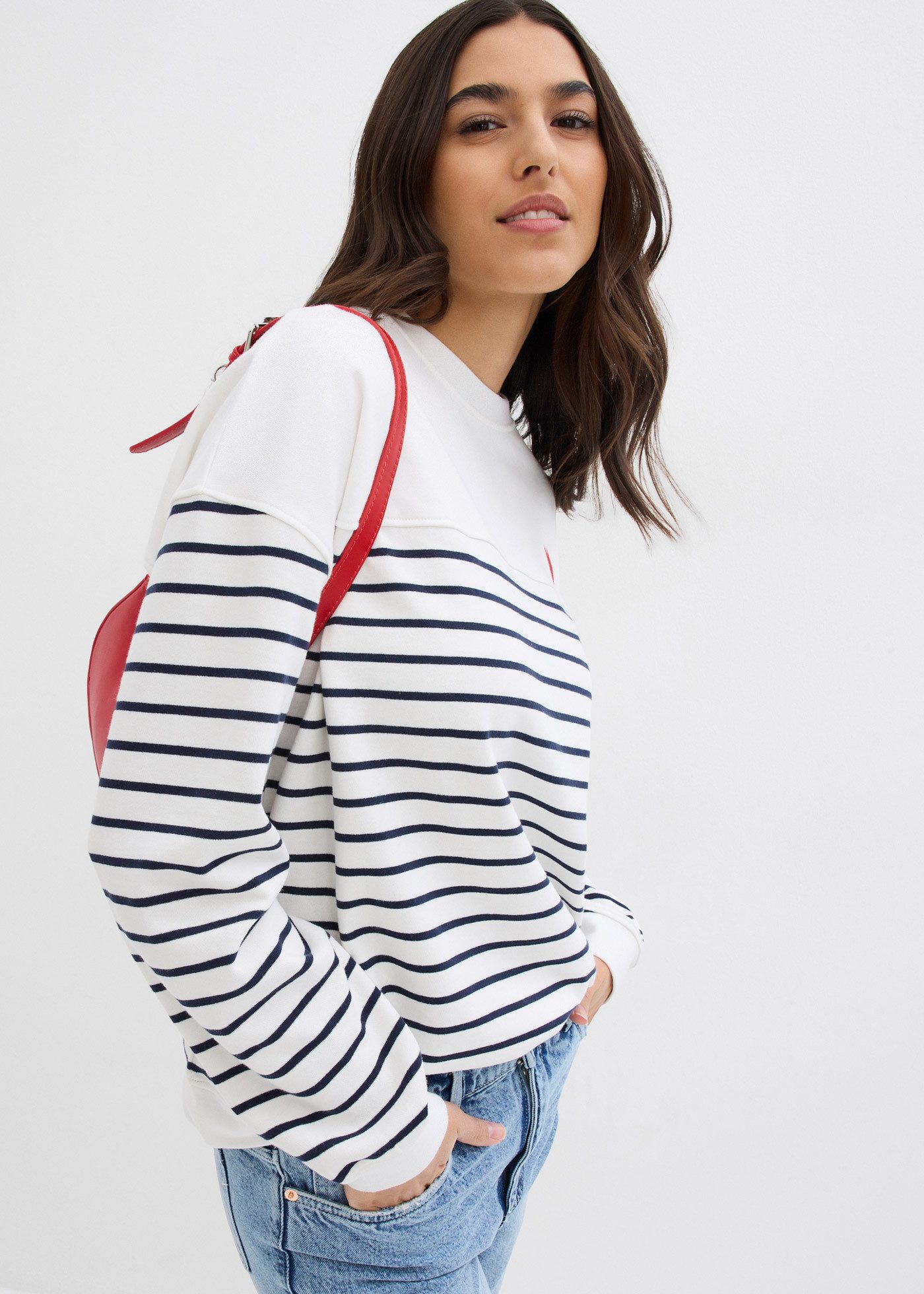 bonprix Sweatshirt Oversize Passform, gestreiftes Design im bretonischen Stil