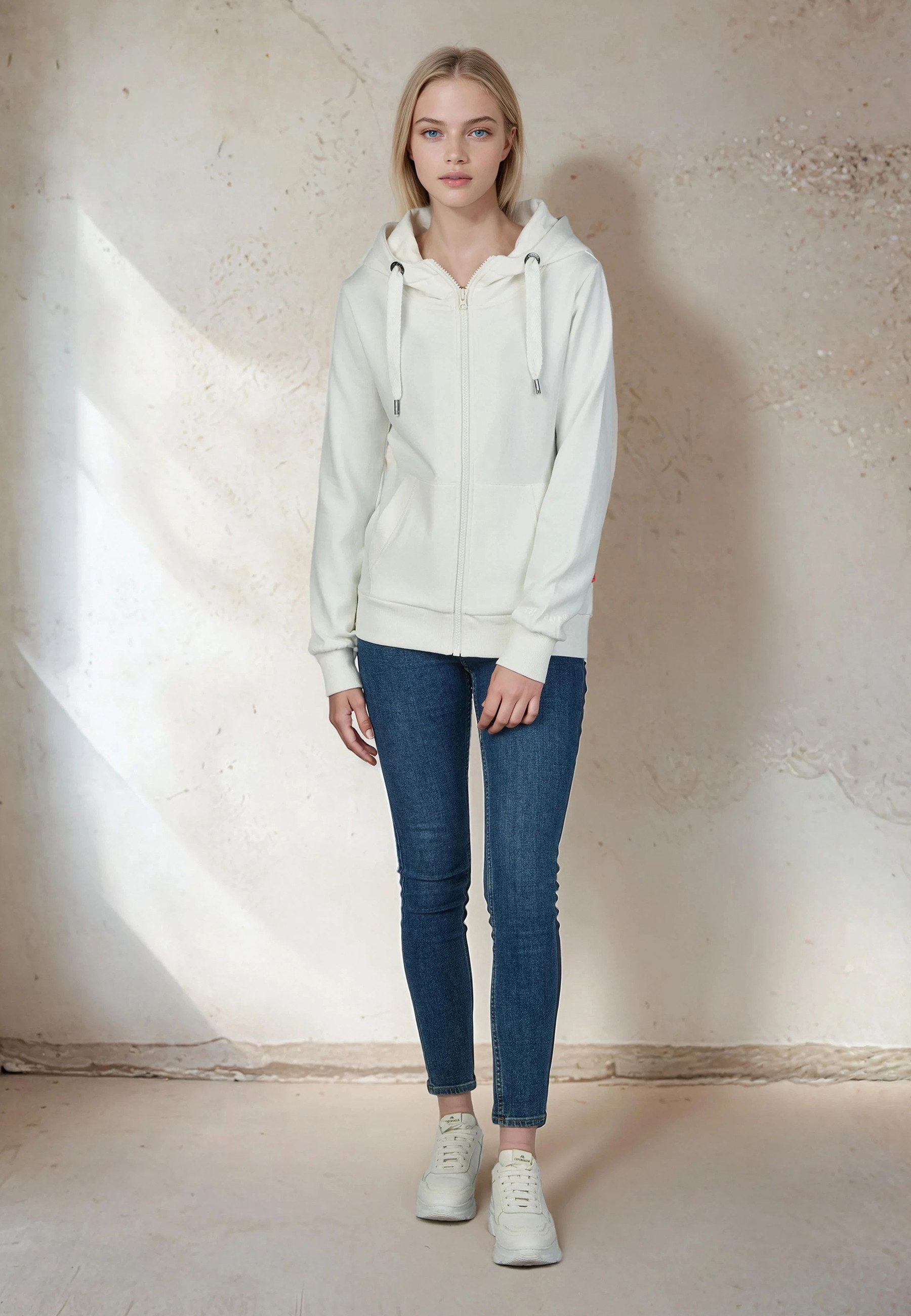 salzhaut Sweatjacke SÖÖTE Damen Tailliert weiche, bequeme Sweatjacke, Hoodiejacke, Indoorjacke zum Verlieben!