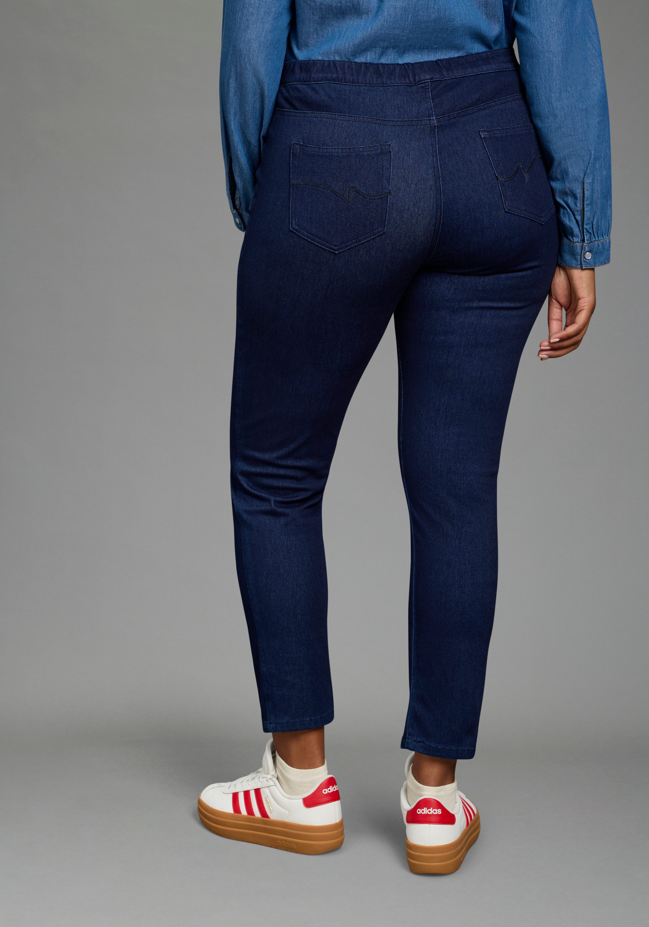 Laura Scott CURVE Jeansjeggings Große Größen, im 4 Way Stretch, Quer- und Längselastisch mit Eingrifftaschen, Gesäßtaschen und Coinpocket, lange Schnittform