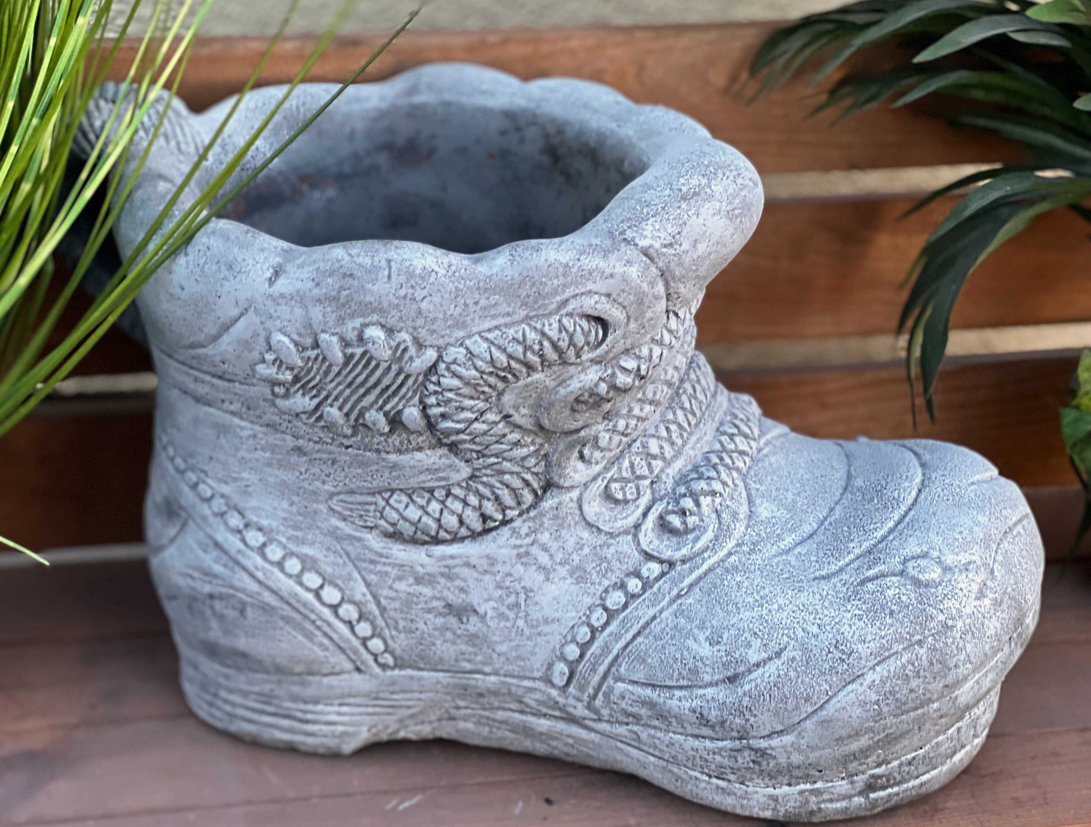 Stone and Style XL Pflanzschale Steinfigur Gartenfigur kg 14 frostfest Stiefel Steinguss