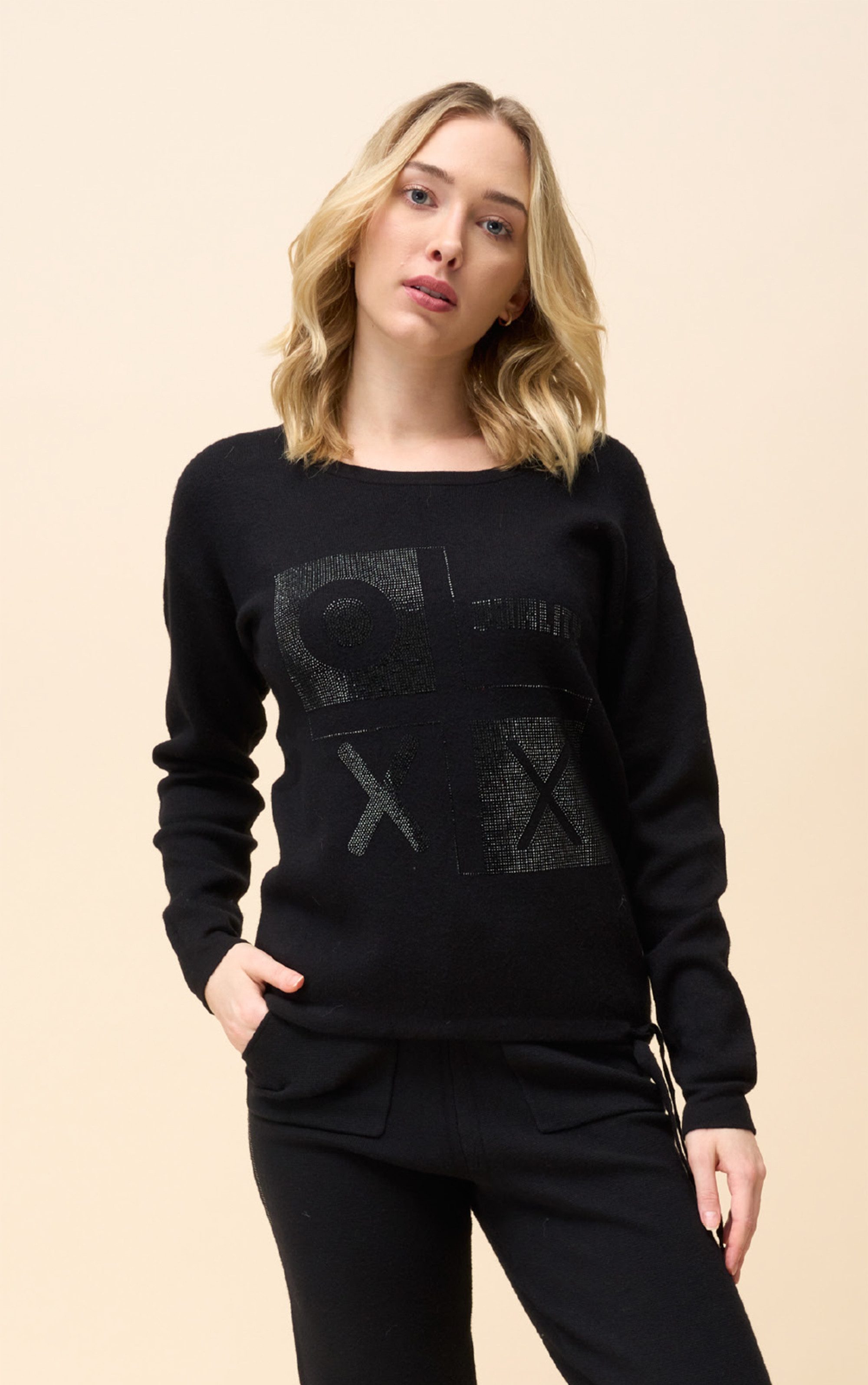 Strickpullover mit Strassdetails und Tunnelzug