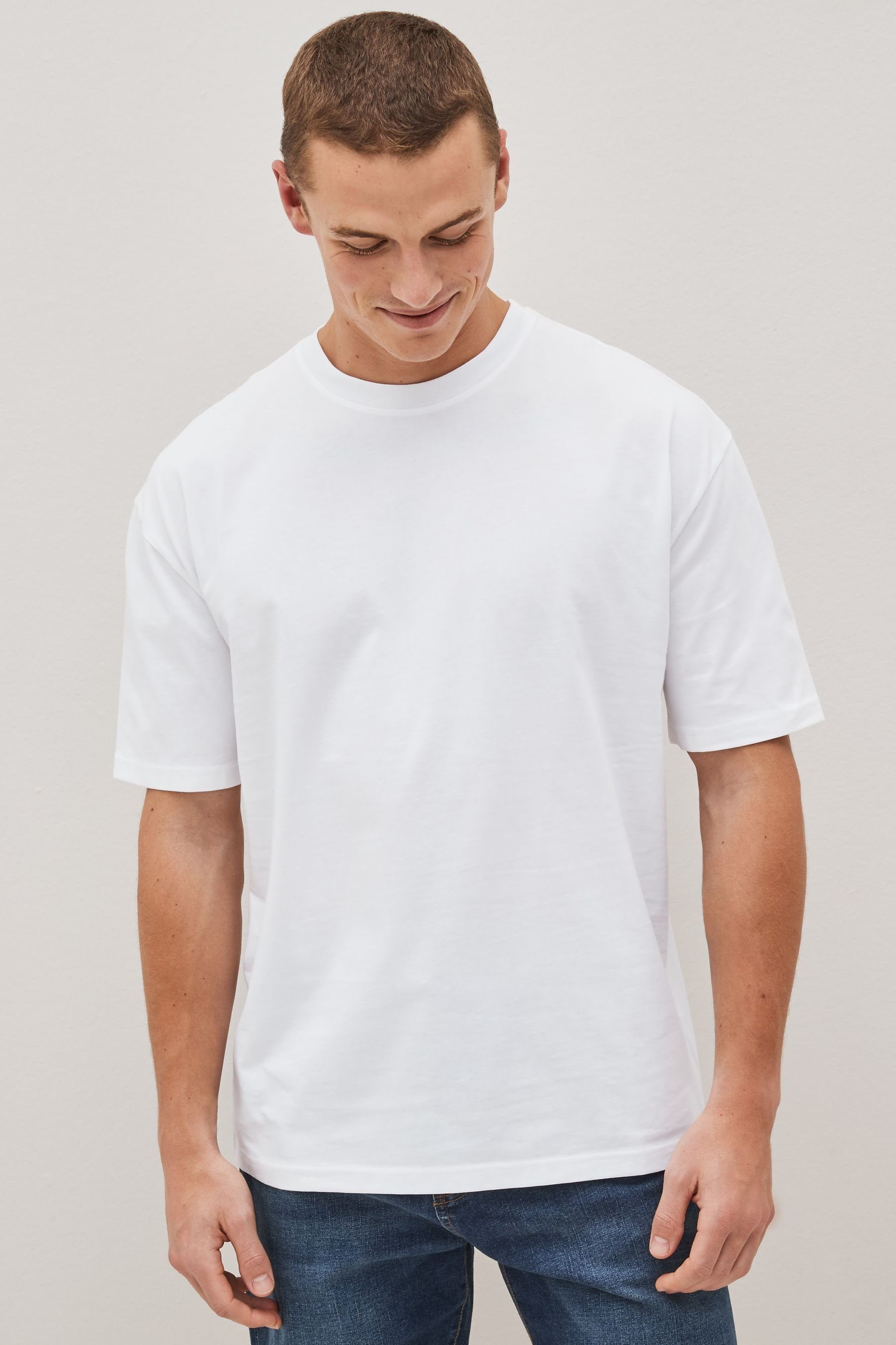 im (1-tlg) White T-Shirt Fit Next Relaxed Rundhals-T-Shirt