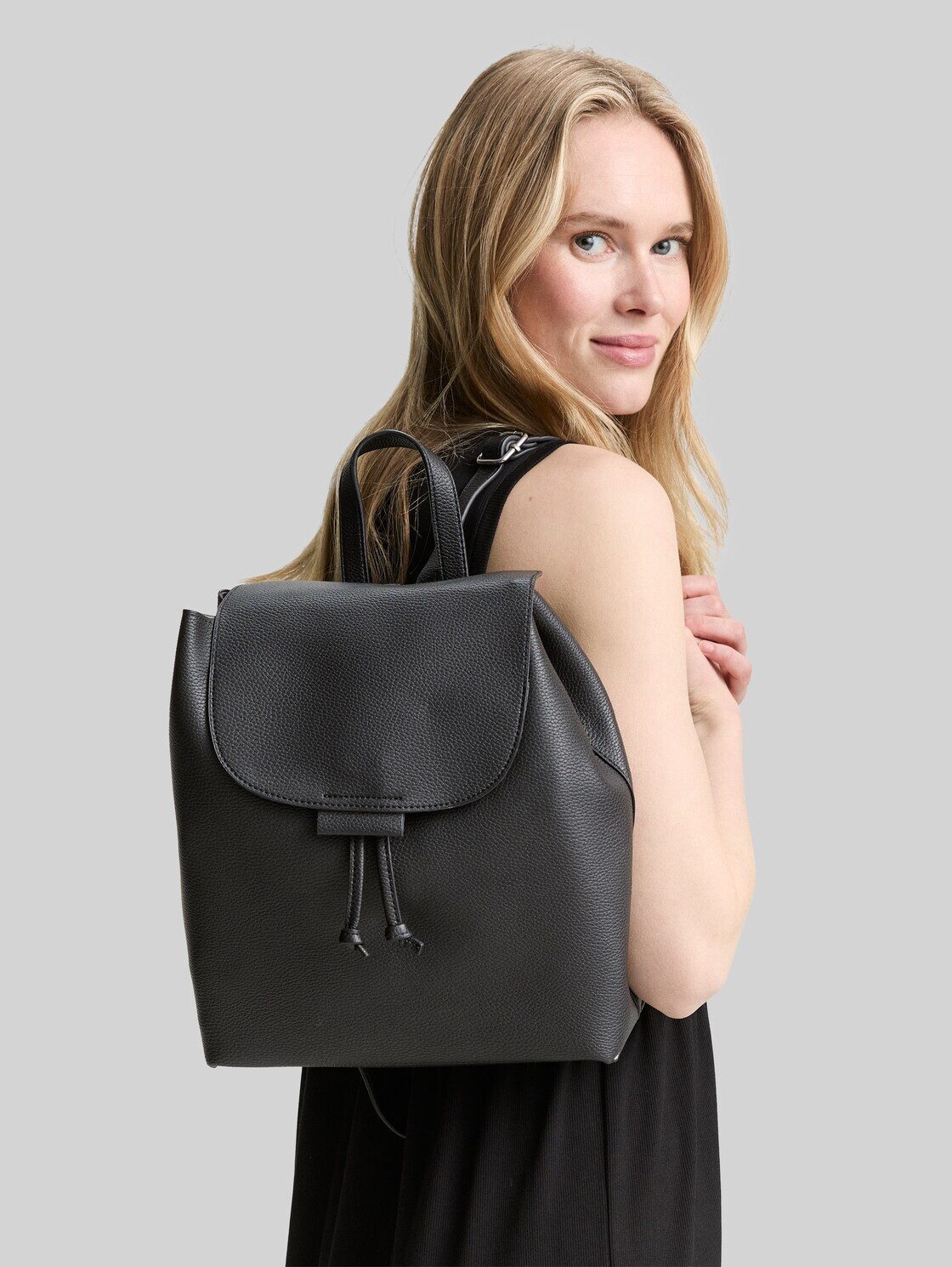 TOM TAILOR Rucksack Bags, TTFILIPA M Rucksack mit Umschlag und Magnetverschluss