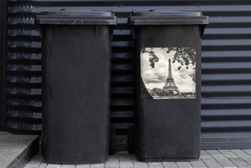 MuchoWow Wandsticker Eiffelturm durch die Bäume (1 St), Mülleimer-aufkleber, Mülltonne, Sticker, Container, Abfalbehälter