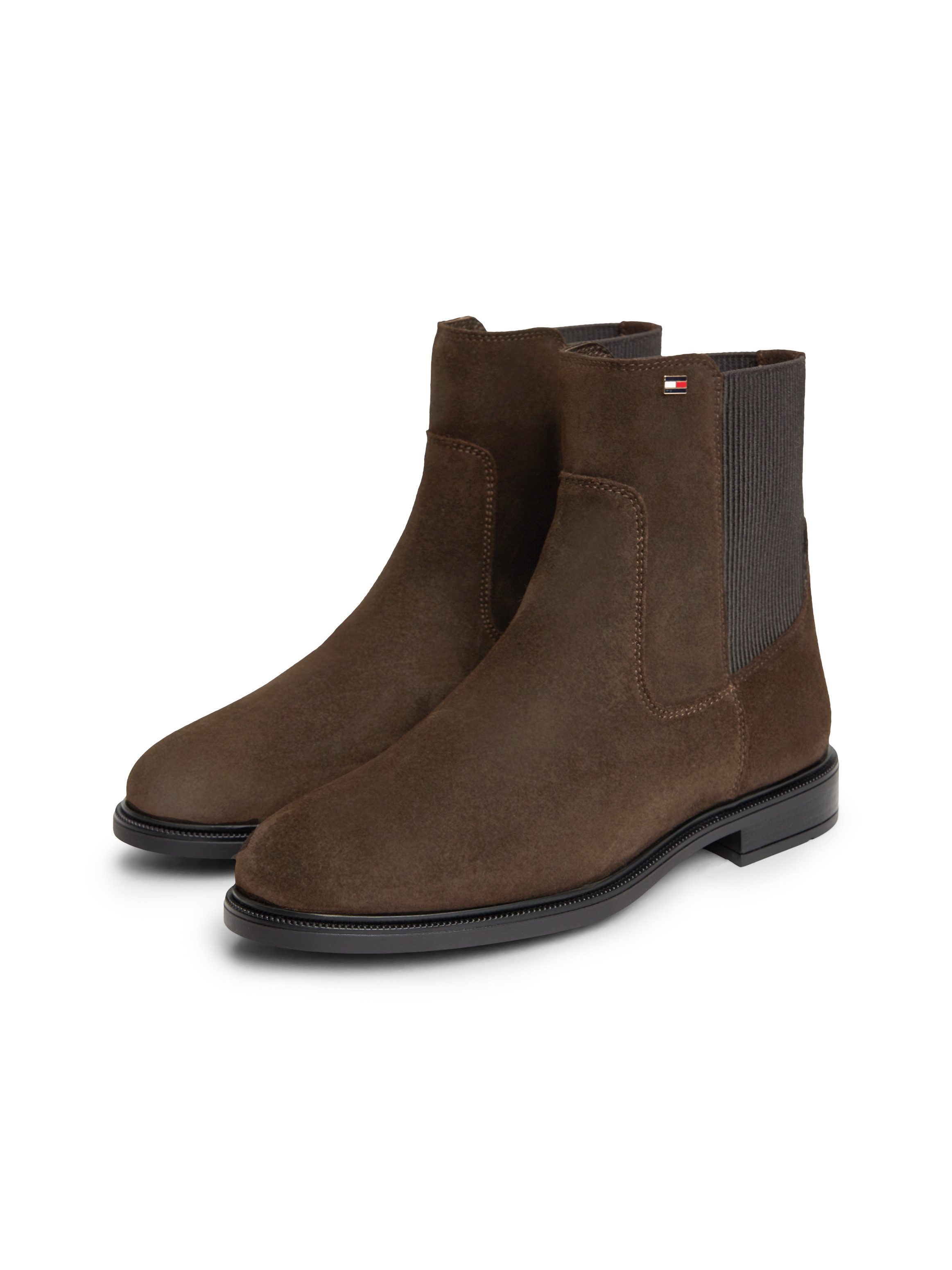 Tommy Hilfiger ENAMEL FLAG SUEDE ANKLE CHELSEA Chelseaboots Blockabsatz, Businessboots mit breitem Stretcheinsatz