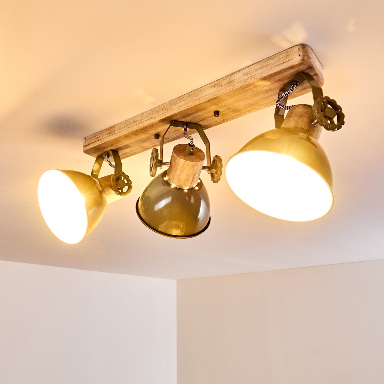 hofstein Deckenleuchte »Cotes« Deckenlampe aus Metall/Holz in Grün/Weiß/Braun, ohne Leuchtmittel, mit verstellbaren Strahlern, 3xE27, Spot im Retro/Vintage Design