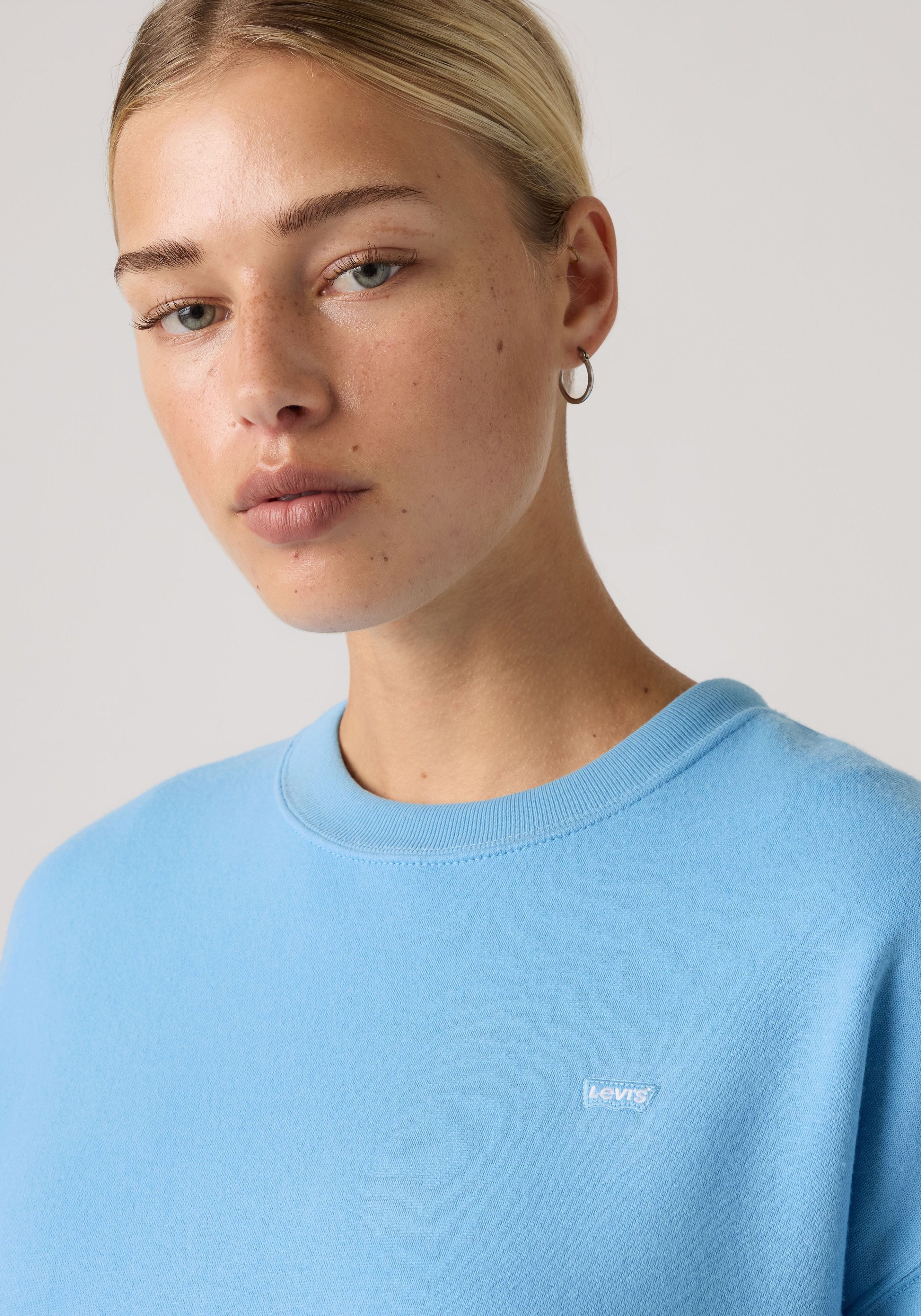 Levi's® Sweatshirt EVERYDAY CREW SWEATSHIRT mit kleinem Logo auf der Brust – Bild 4 von 5