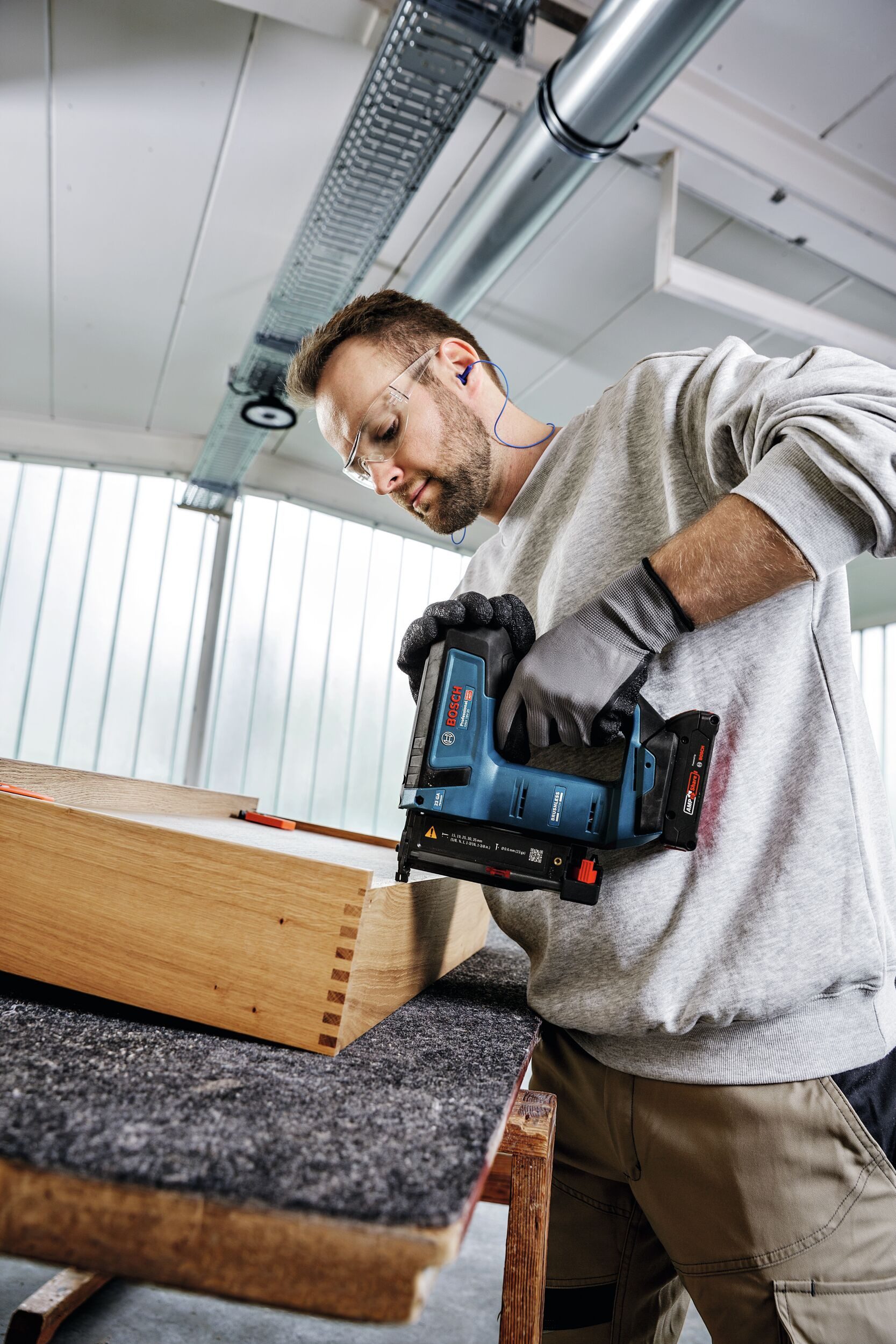 BOSCH Akku-Stauchkopfnagler GNH 18V-35, 18 in V, Holznagler Heavy Duty Ohne Akku - im Karton