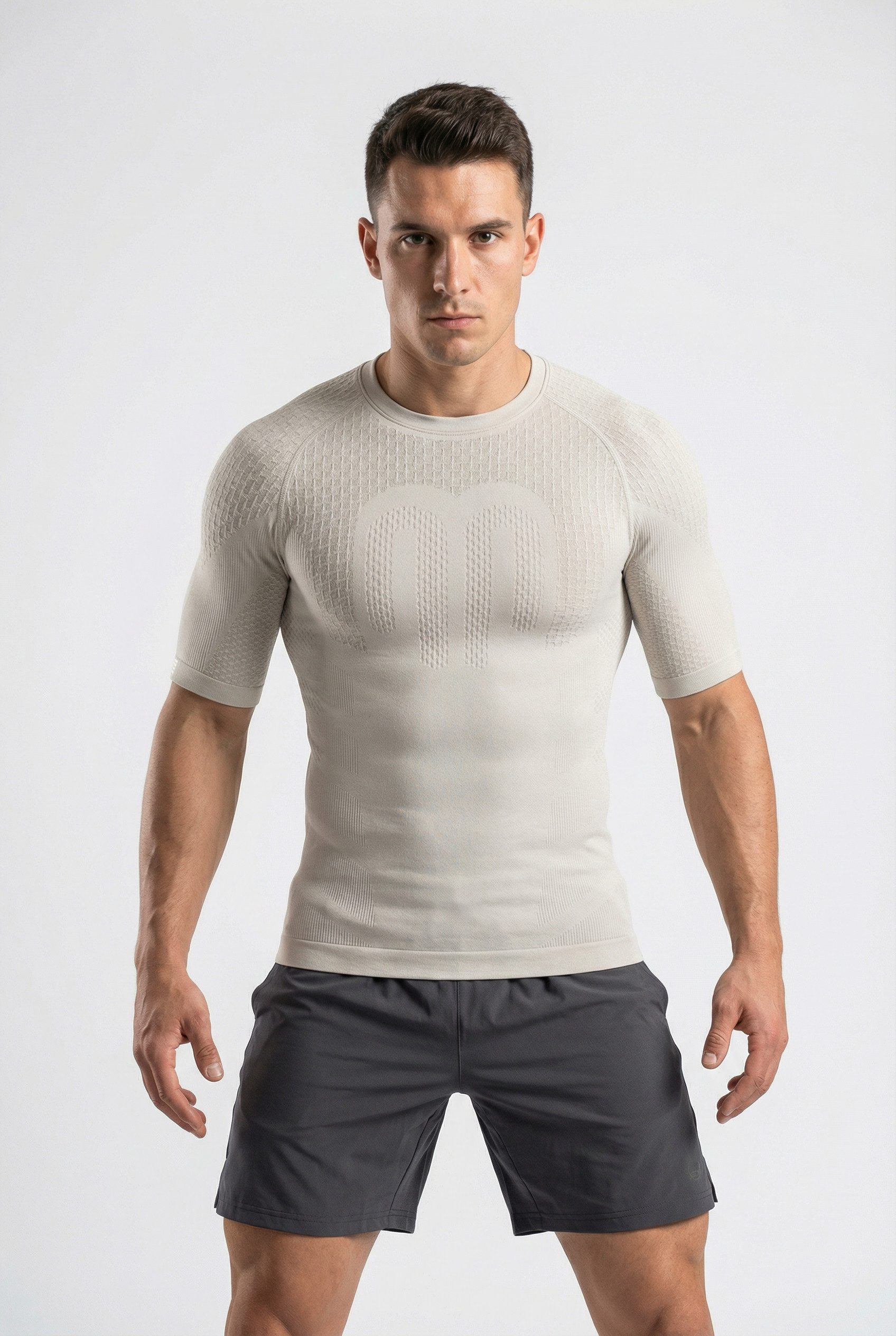 Bauerfeind Funktionsshirt COMPRESSION SHIRT SHORT SLEEVE mit gezielter Zonenkompression, aus Polyamid und Elasthan