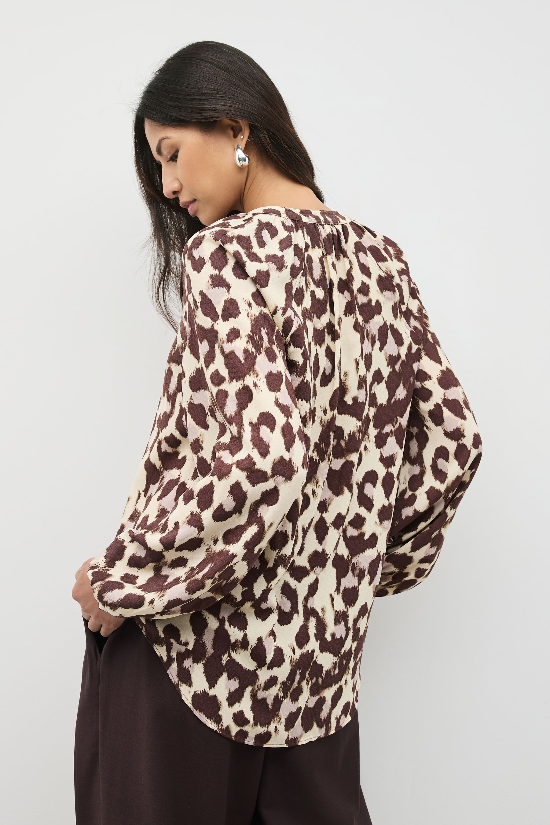 Next Langarmbluse Langärmelige Bluse mit V-Ausschnitt günstig online kaufen