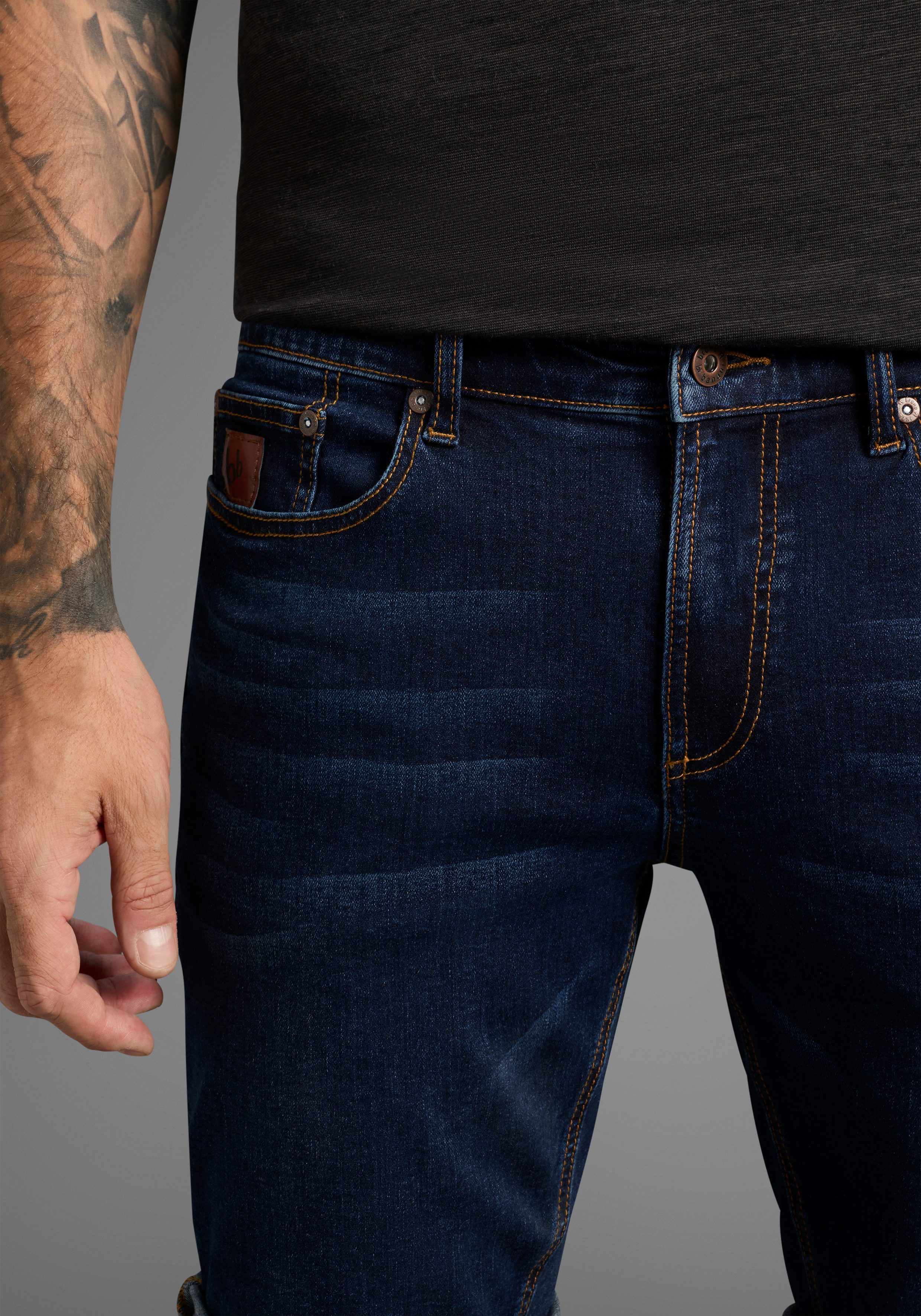 Bruno Banani Jeansshorts Hutch-Shorts gerade geschnittene kurze Beine, niedrige Leibhöhe – Bild 5 von 5