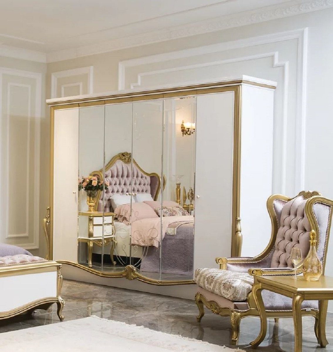 Casa Padrino Kleiderschrank Luxus Barock Schlafzimmerschrank Weiß / Gold 270 x 70 x H. 224 cm - Edler Massivholz Kleiderschrank - Schlafzimmer Möbel im Barockstil - Luxus Qualität