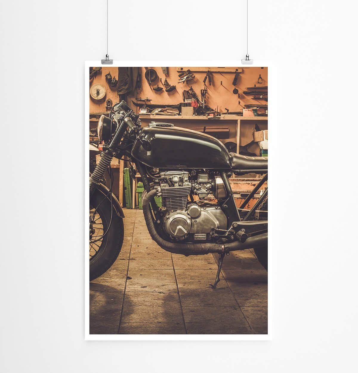 Sinus Art Poster Künstlerische Fotografie 60x90cm Poster Vintage Motorrad in der Garage