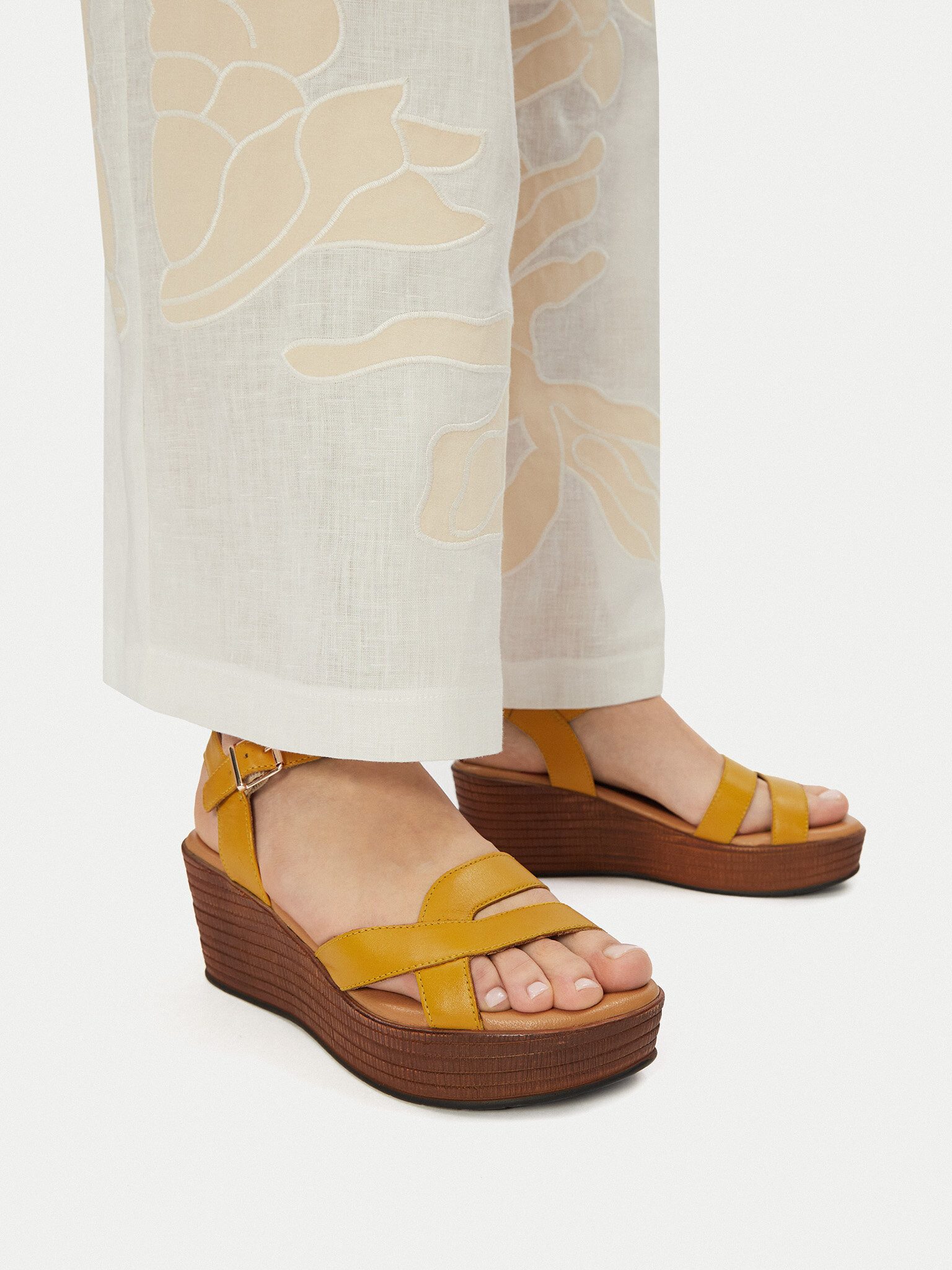 LASOCKI Lasocki Damen Sandals Gelb WI16-NYASA-03 Sandale