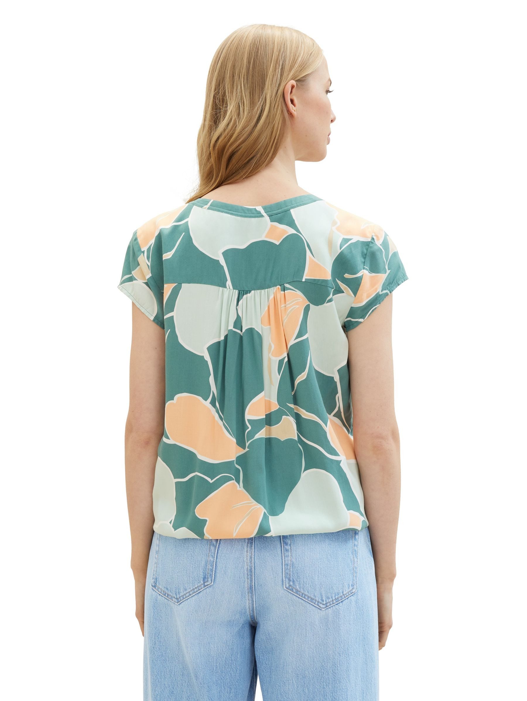 TOM TAILOR Blusenshirt Gemustertes Design Kurzarm V-Ausschnitt aus Viskose für LENZING™ ECOVERO™ nachhaltig Regular Fit V-Ausschnitt Kurzarm